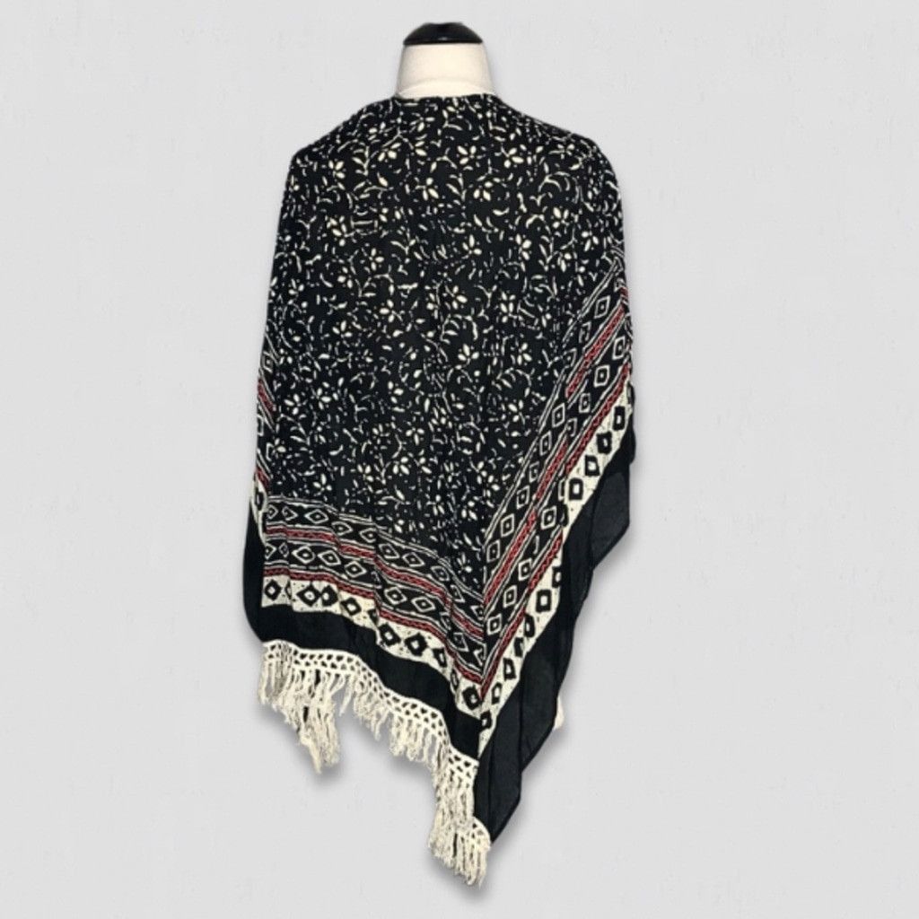 Vintage Poncho Shawl Boho Fringe Triangular 100% Rayon Black/Cream Size ONE SIZE - 2 Thumbnail