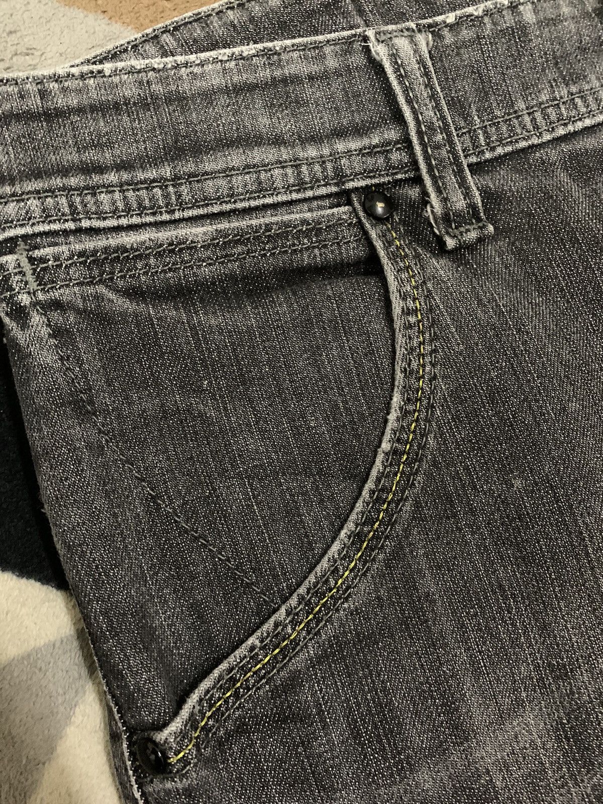 Wrangler Vintage Y2K Wrangler Faded Wash Bootcut Ripped Jeans Size US 29 - 5 Thumbnail