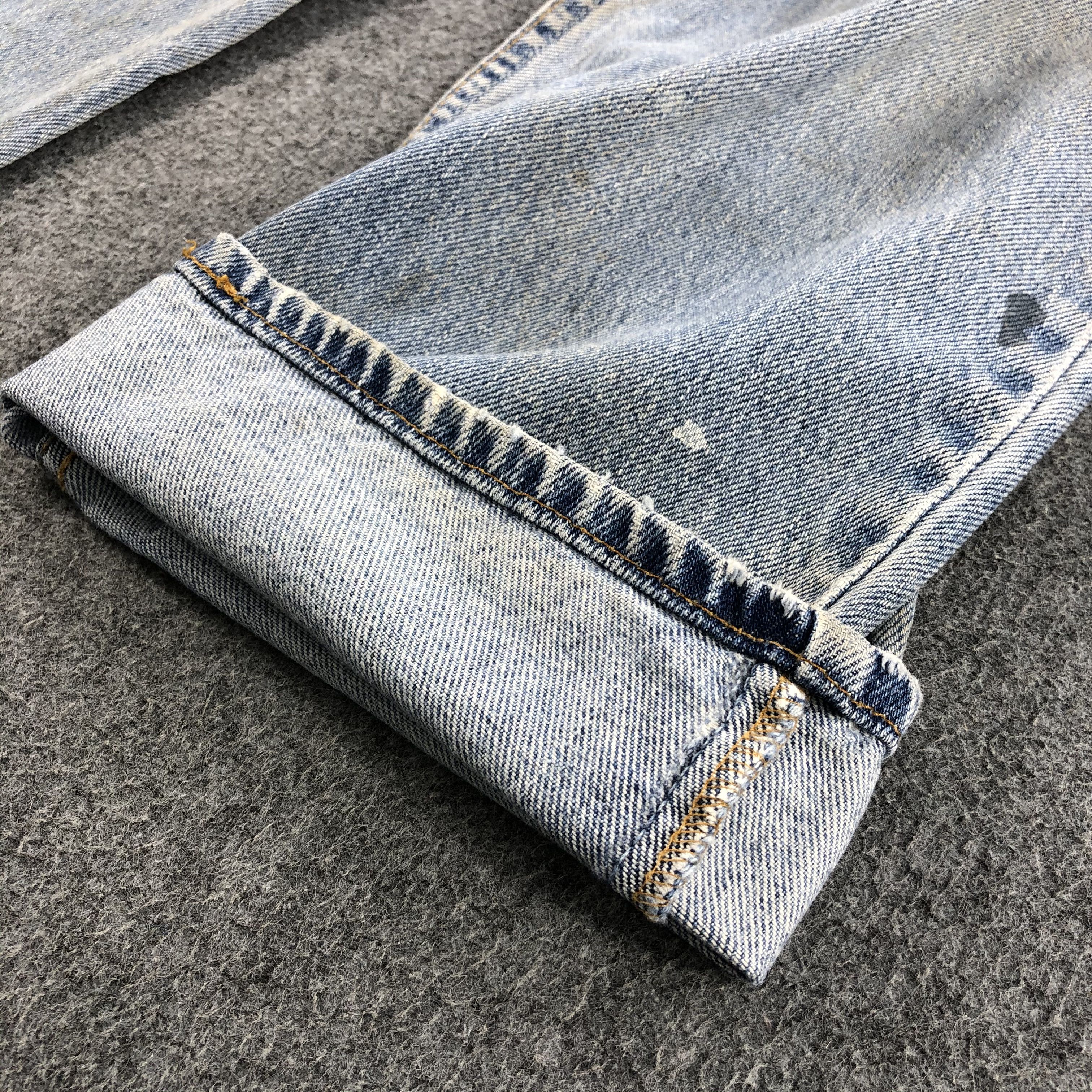 Levi's × Vintage Vintage Dirty Light Wash Levis 550 Jeans-JM1032 Size US 33 - 7 Thumbnail