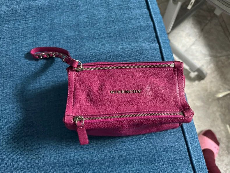 Givenchy Givenchy Fluorescent pink Pandora soft box clutch Size ONE SIZE - 1 Thumbnail