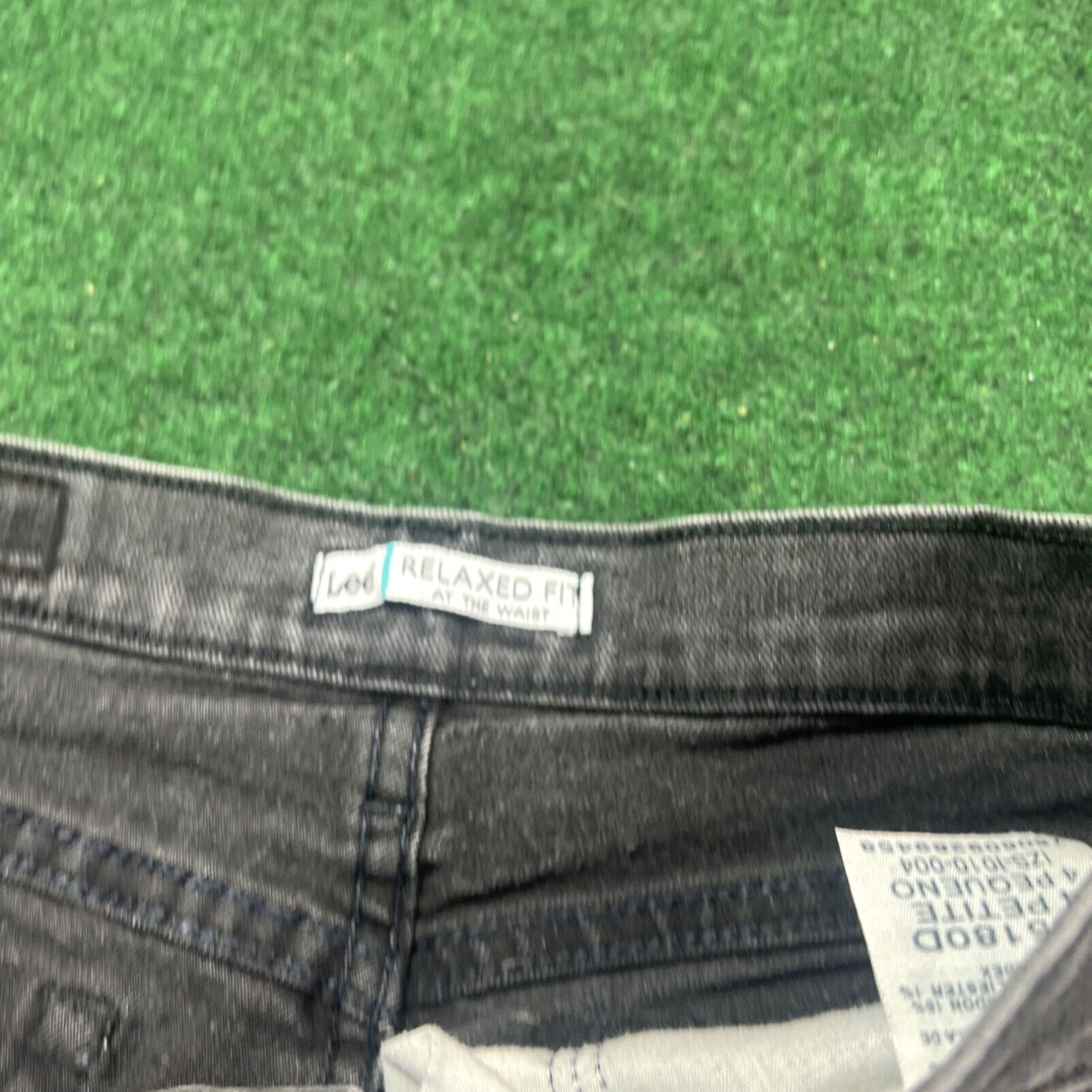 Lee Lee Relaxed Fit at the Waist Womens Petites Size 4p Button Pants 26x27 Black Size 27" / US 4 / IT 40 - 7 Thumbnail