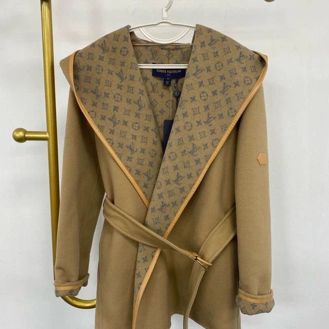 Louis Vuitton Louis Vuitton Khaki full print cashmere coat Size XS / US 0-2 / IT 36-38 - 1 Thumbnail