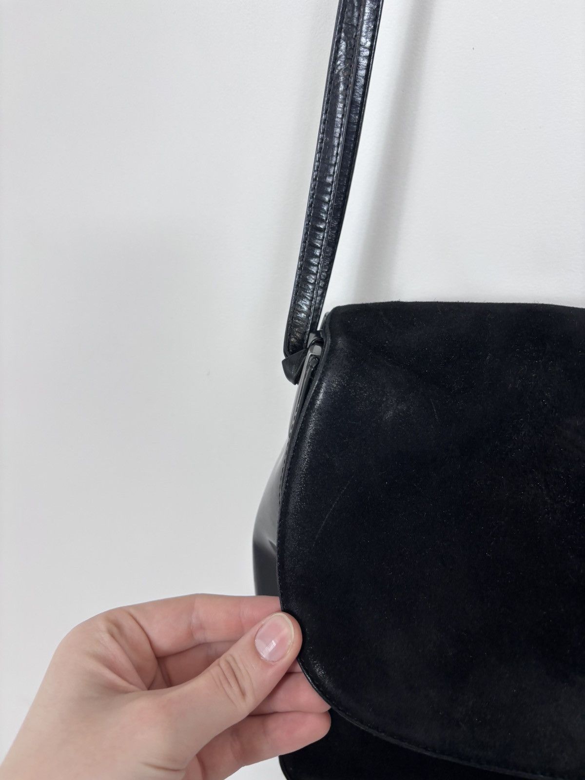 Bally Bally Black Suede Patent Leather Shoulder Bag Size ONE SIZE - 4 Thumbnail