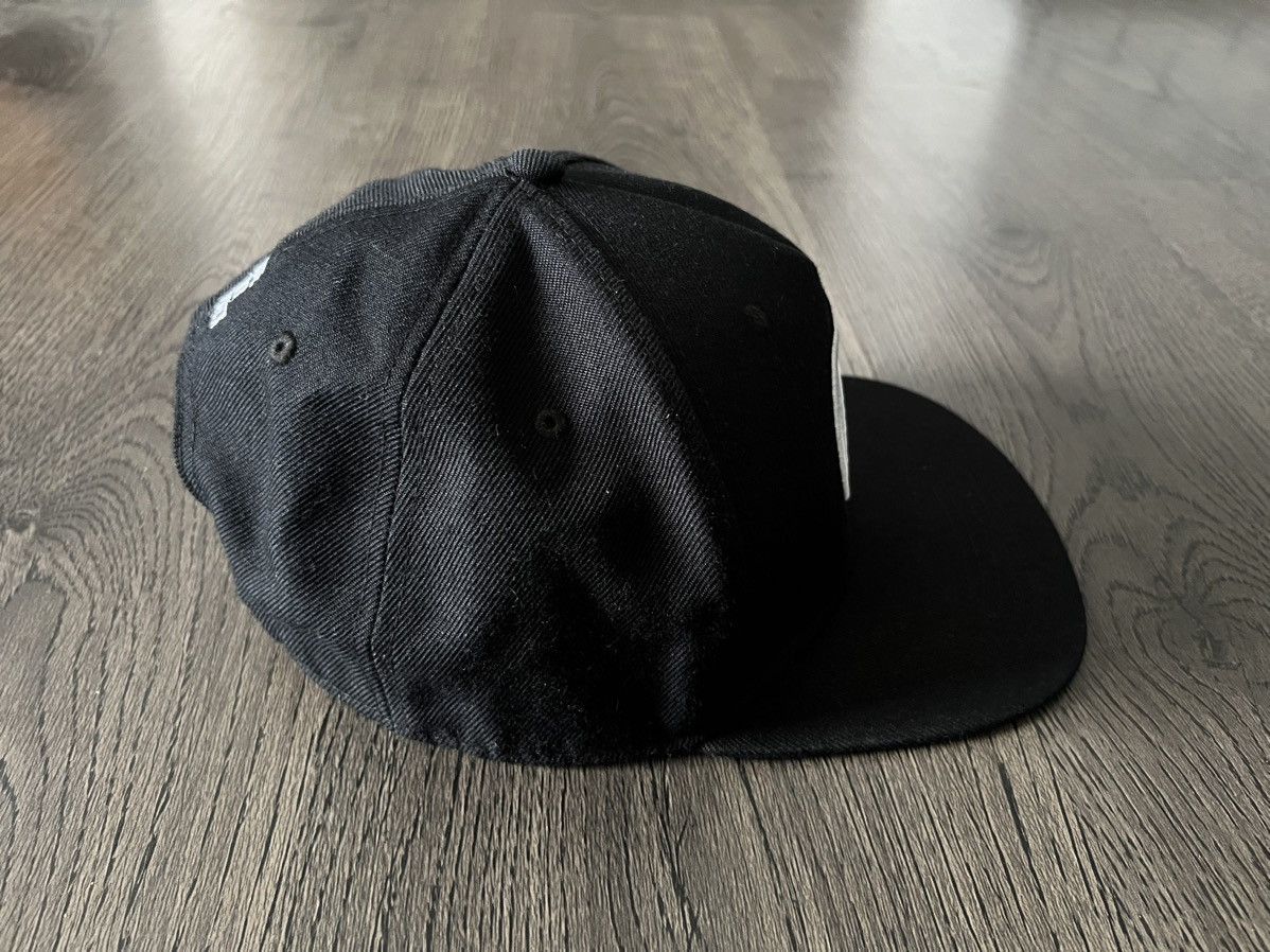 Japanese Brand ONE OK ROCK - Cap / Hat / Snapback / Six Panels Size ONE SIZE - 4 Thumbnail