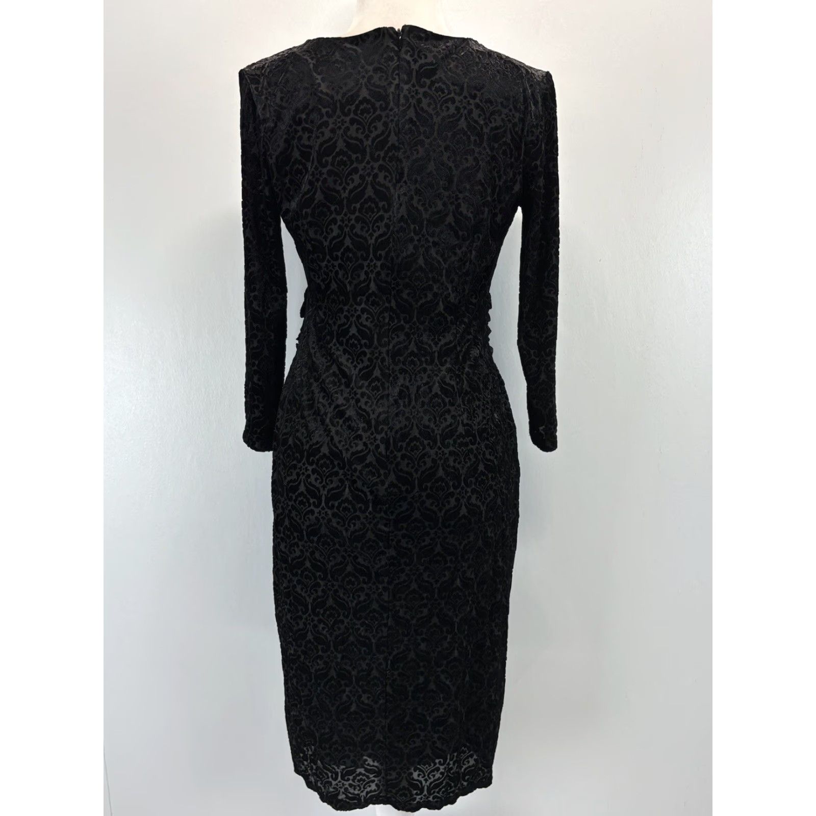 Talbots VINTAGE? Talbots Velvet Burnout Dress Midi Sheath Women's Size M Black Gothic Stretch 10 Ladies Witchy Twist Men/Women? Size M / US 6-8 / IT 42-44 - 3 Thumbnail