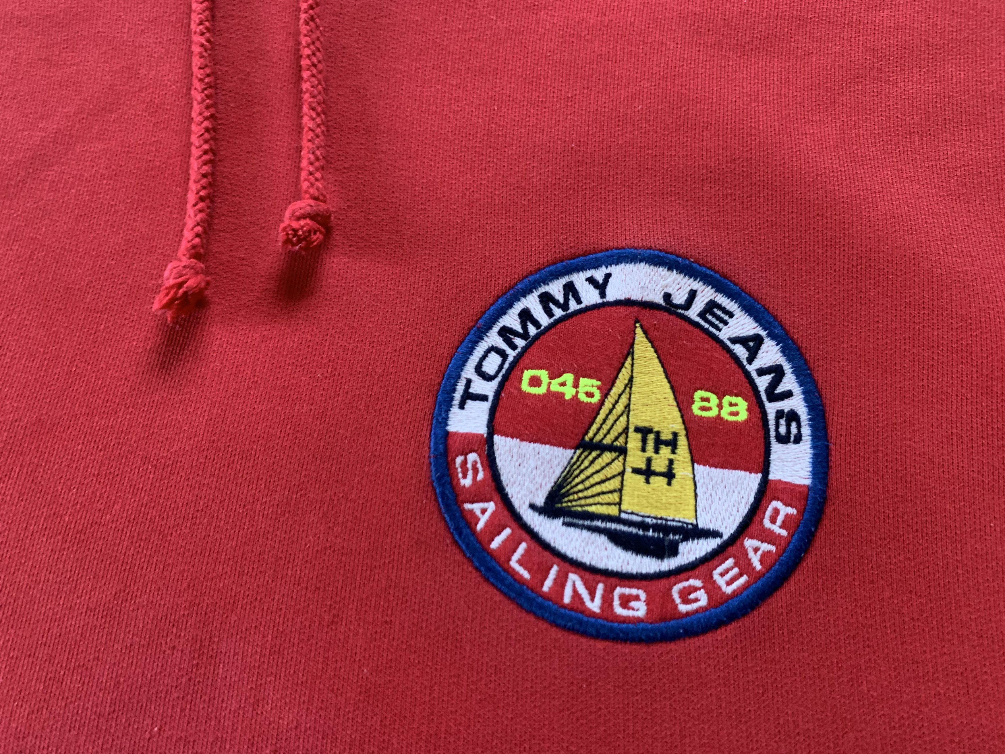 Designer × Tommy Hilfiger Tommy Hilfiger Sailing Gear Embroidered Hoodie Size US S / EU 44-46 / 1 - 5 Thumbnail