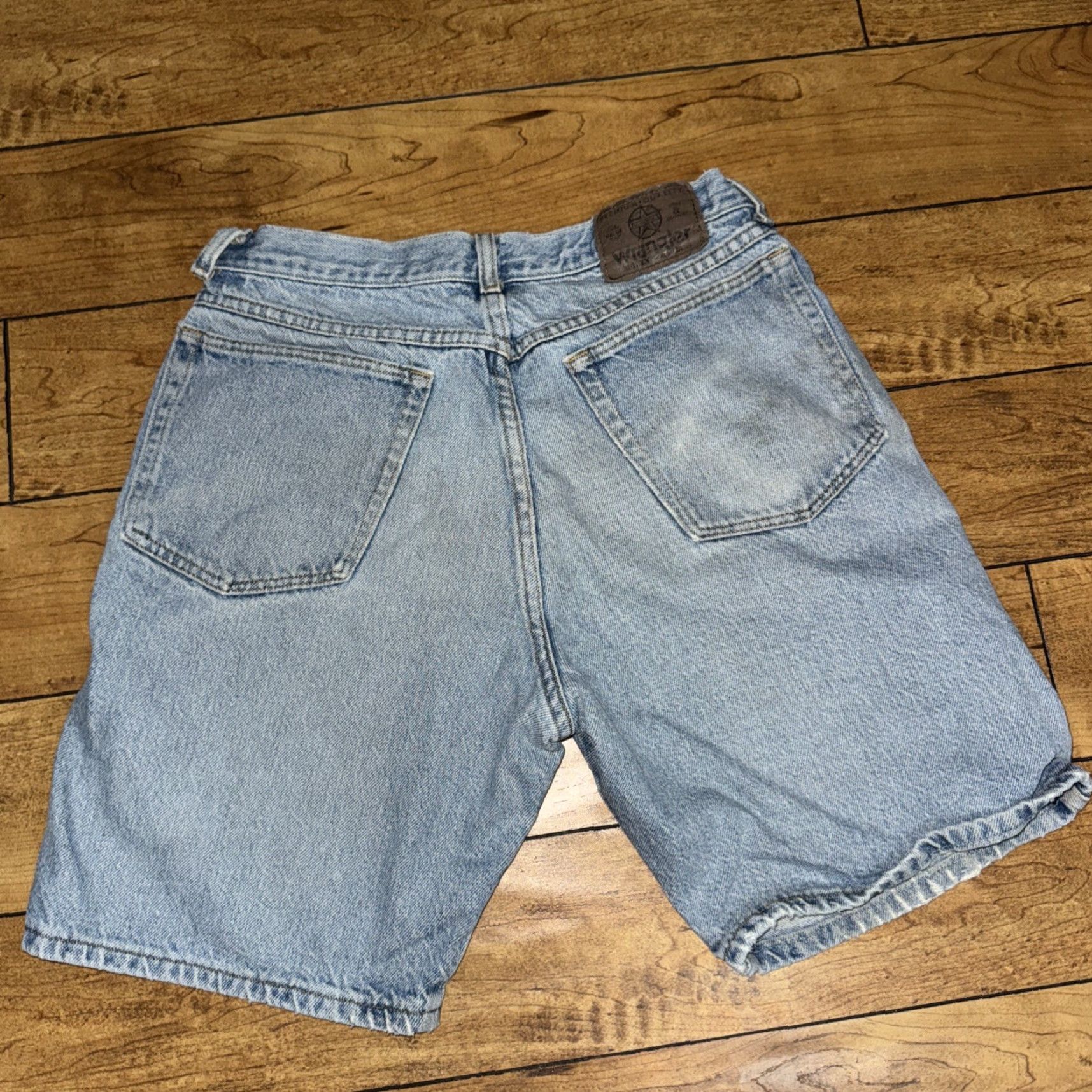 Wrangler VINTAGE Wrangler Denim Shorts 30x10 Light Blue Jorts Mens Short Jeans 30 Blue Denim Straight Size US 30 / EU 46 - 5 Thumbnail