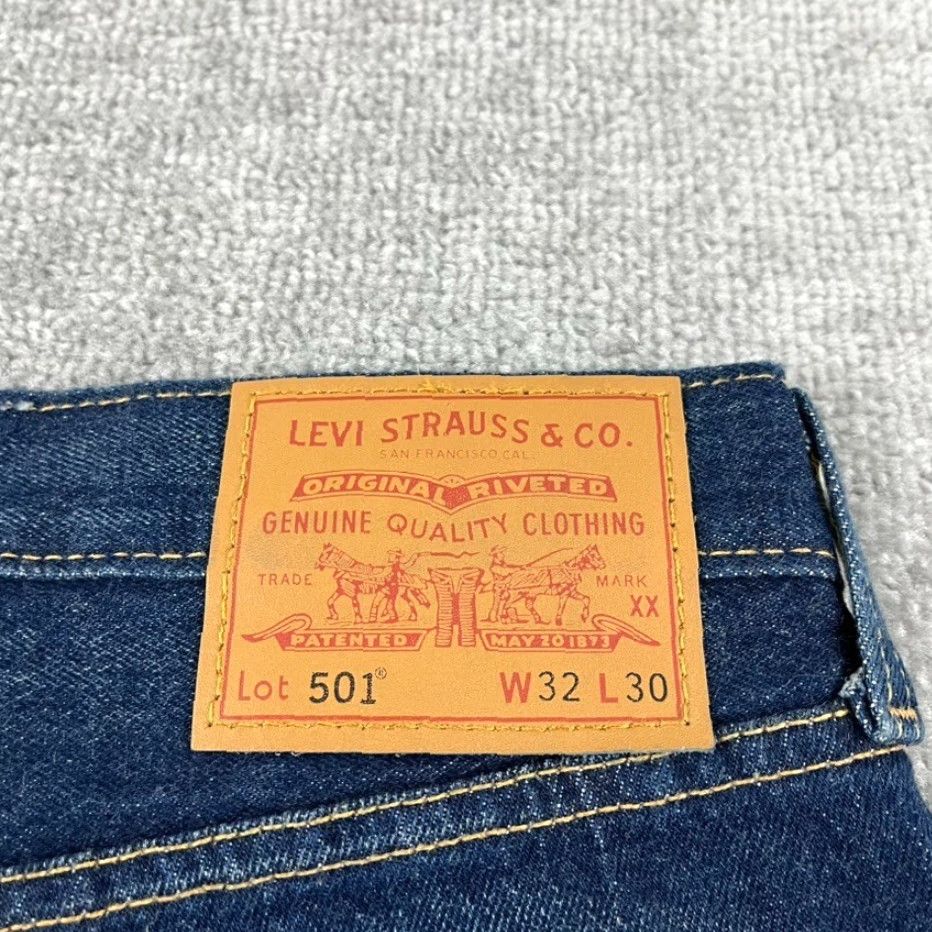 Levi's VINTAGE Levi's 501 Jeans Mens 32 x 30 Straight Leg Medium Blue Denim Classic Jean Size US 32 / EU 48 - 3 Thumbnail