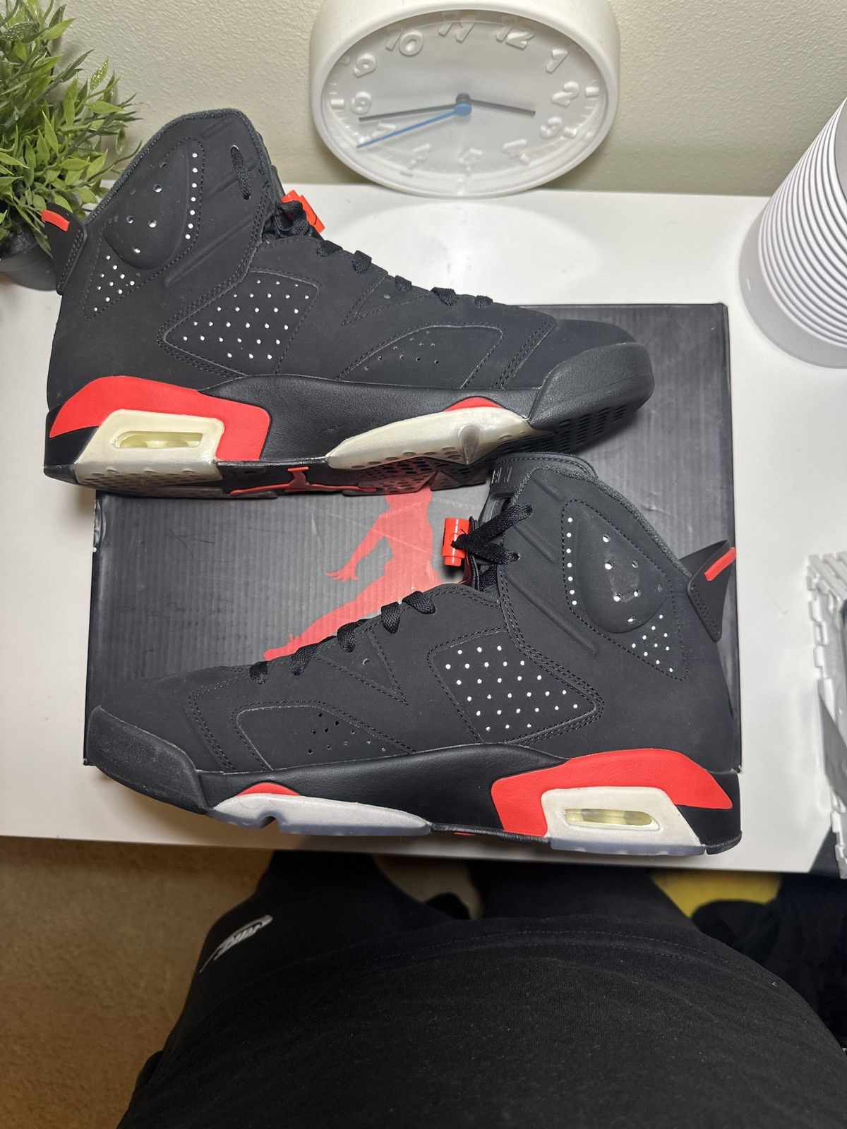 Jordan Brand Air Jordan 6 Infrared 2019 Size US 11.5 / EU 44-45 - 2 Thumbnail