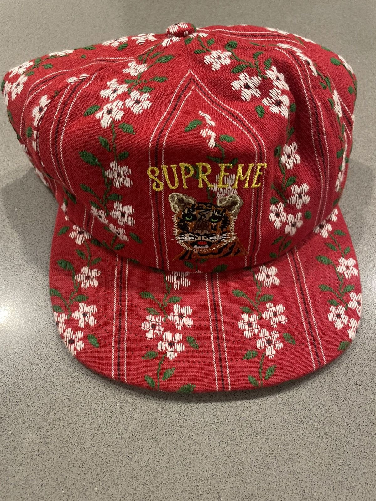 Supreme Supreme Flower Jacquard 5-Panel Tiger Red Adjustable Cap Size ONE SIZE - 1 Thumbnail
