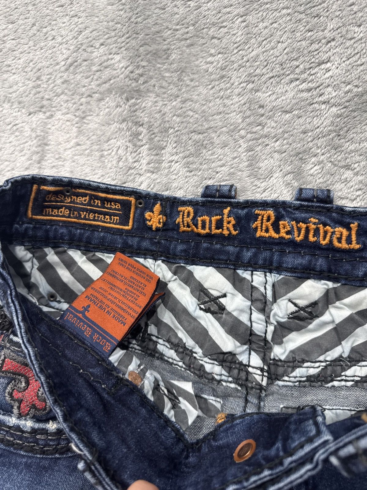 Rock Revival 30/32 Rock revival jeans. rare snakeskin red Size US 30 / EU 46 - 12 Thumbnail