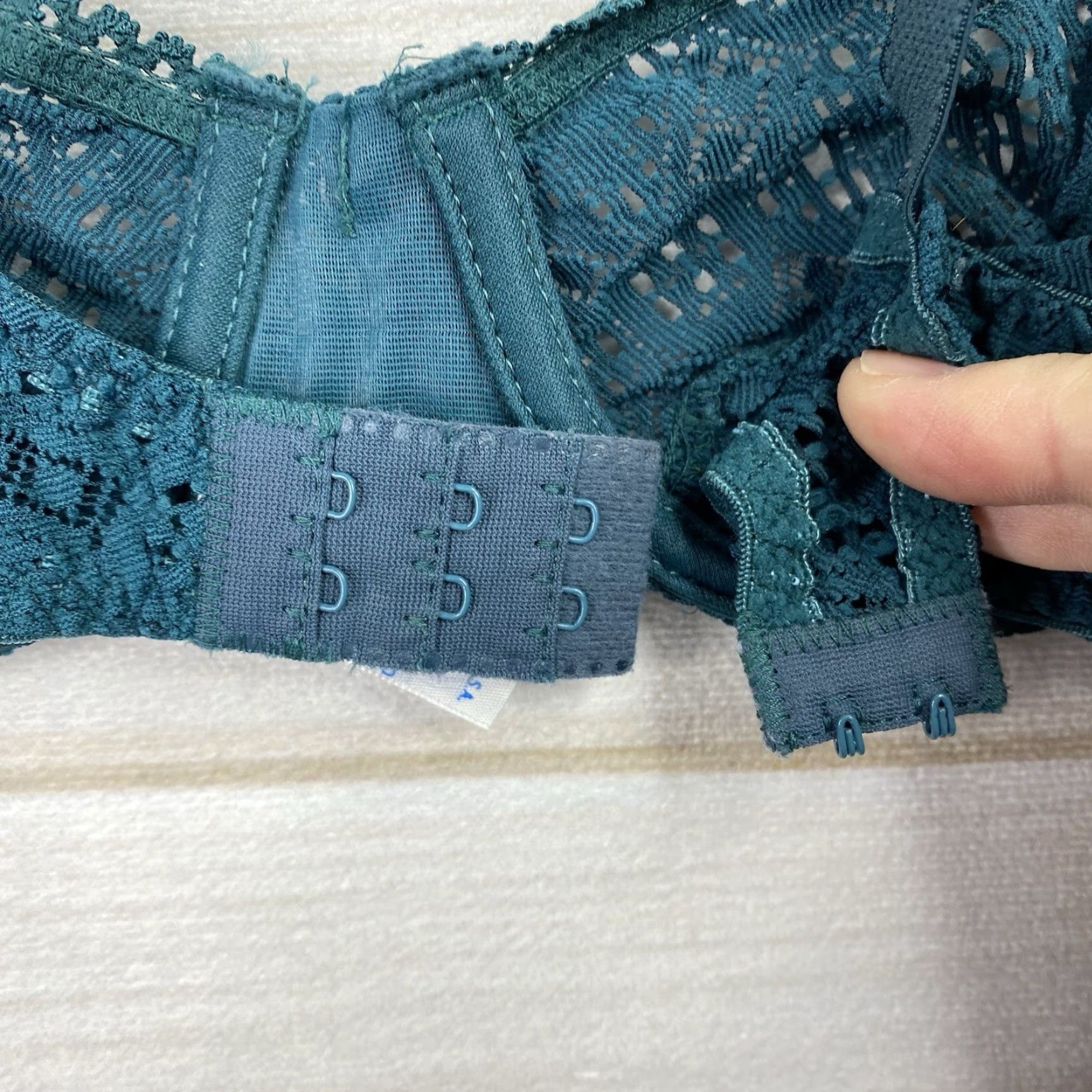 Vintage VINTAGE Maidenform Bra 34B Lace Arabesque Green Underwire USA Union Made Bow Shirt Womens Size ONE SIZE - 4 Thumbnail