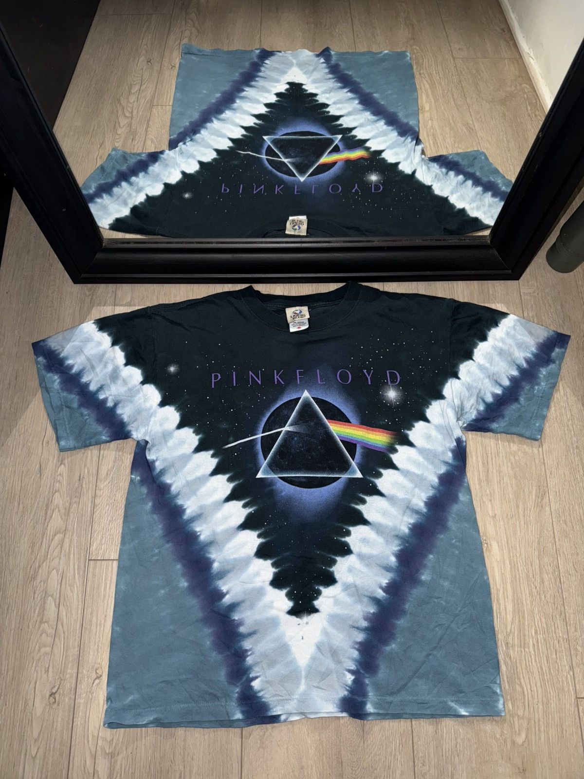 Band Tees × Liquid Blue × Vintage Vintage / Y2K Pink Floyd Dark Side Of The Moon Shirt Size US M / EU 48-50 / 2 - 1 Thumbnail