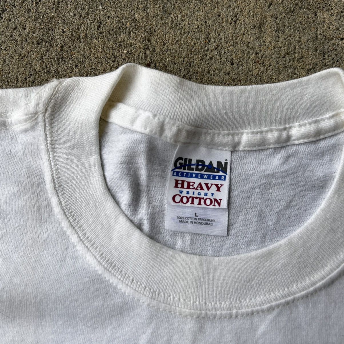 Gildan × Vintage vintage 2000s Creature from the Black Lagoon graphic t shirt Size US L / EU 52-54 / 3 - 5 Thumbnail