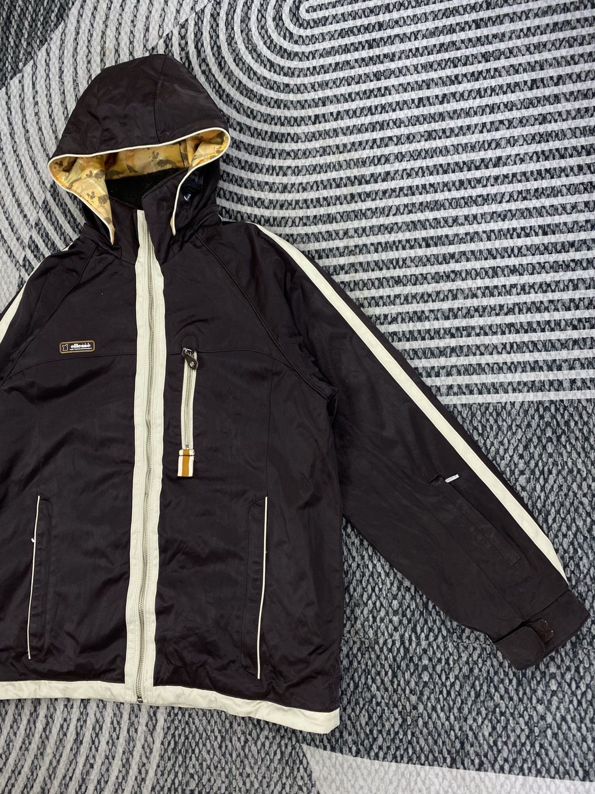 Ellesse Vintage Ellesse Dark Brown Hooded Jacket Size US M / EU 48-50 / 2 - 4 Thumbnail