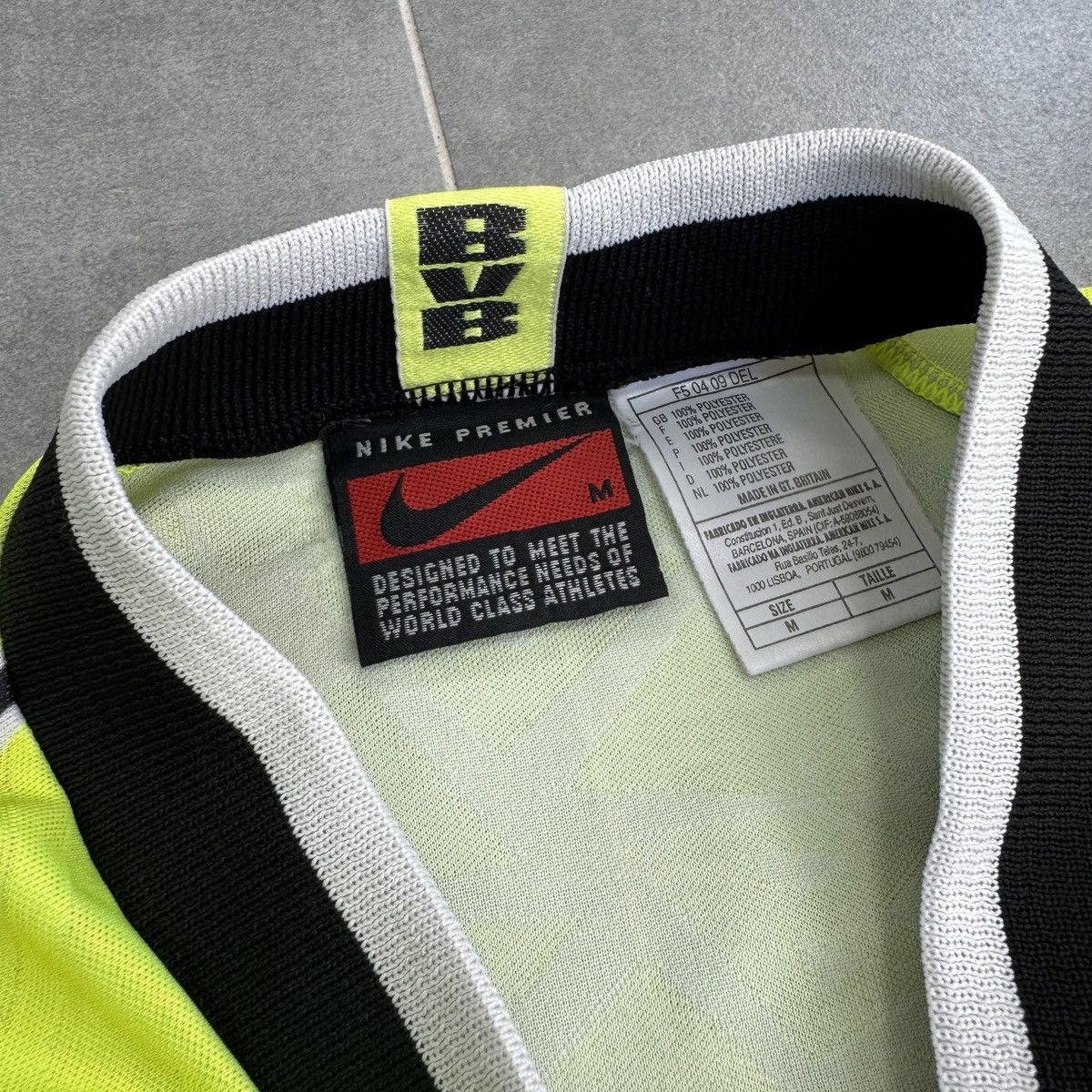 Nike Vintage Nike Borussia Dortmund 1995/1996 Home Soccer Shirt Size US M / EU 48-50 / 2 - 11 Thumbnail