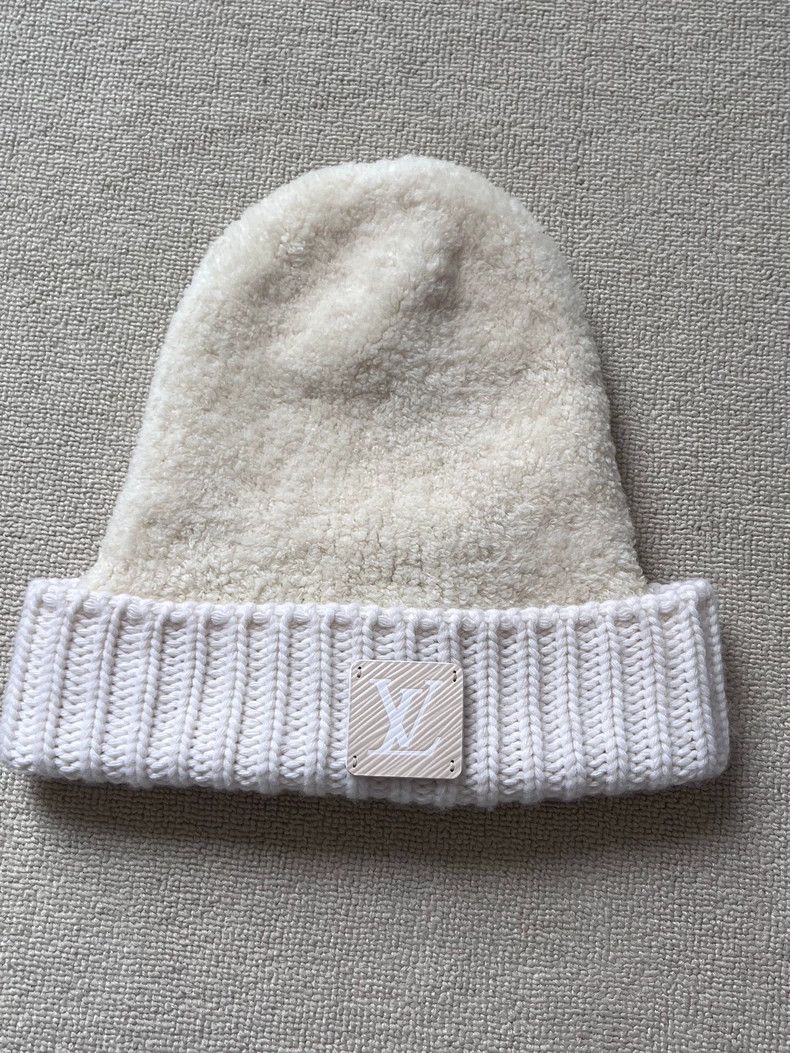 Louis Vuitton LOUIS VUITTON Logo applique rib knit hat Size ONE SIZE - 1 Thumbnail