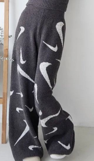 Nike Nike buggy Phoenix Cozy Boucle Knit Pants Women's Ash Grey Size 40" / US 18 - 1 Thumbnail