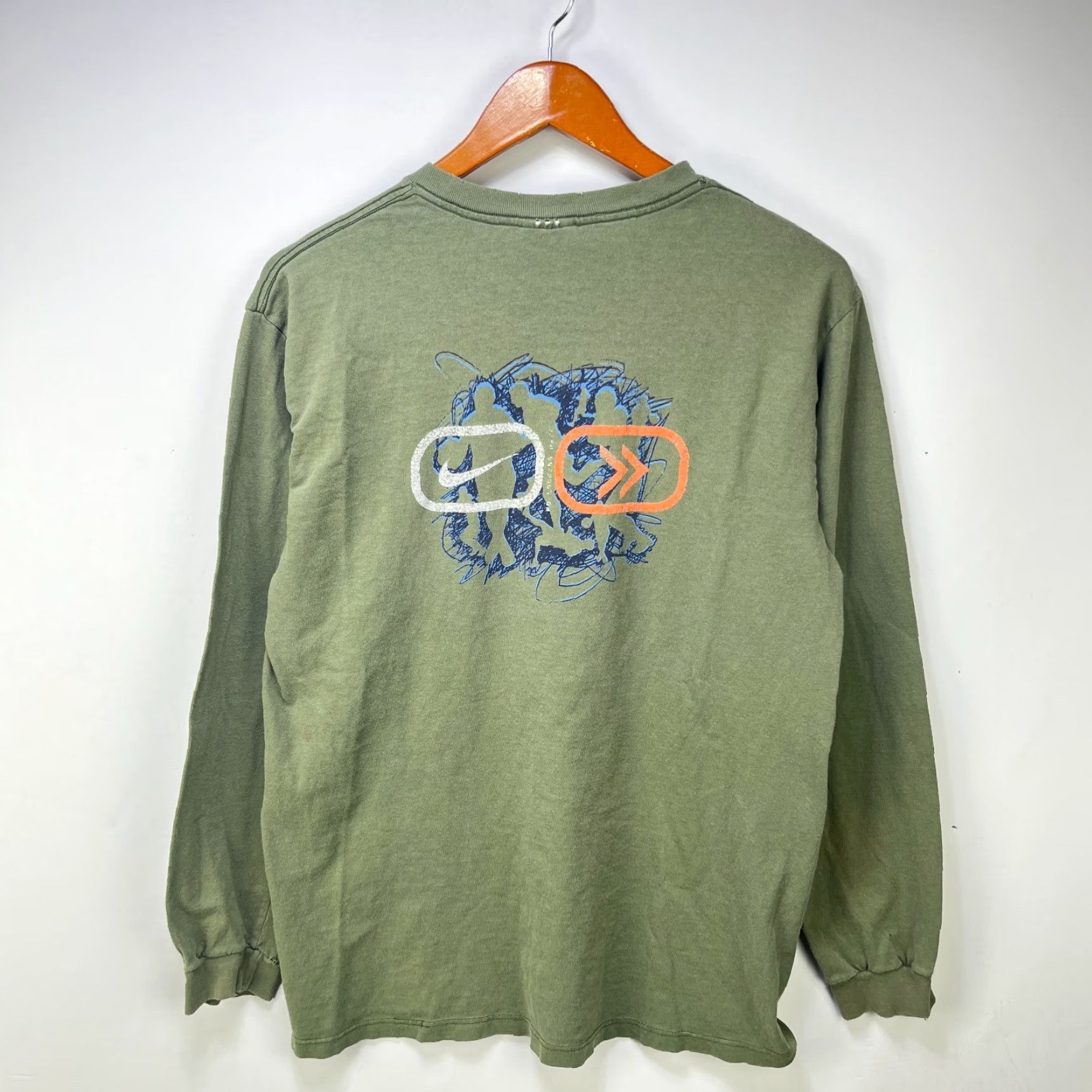 Nike VINTAGE Nike 90s Long Sleeve Shirt M Green Nike Shirt Mens 90s Graphic Print Pockets Double-Sided Cotton Crew Neck Short description? Size US M / EU 48-50 / 2 - 2 Thumbnail
