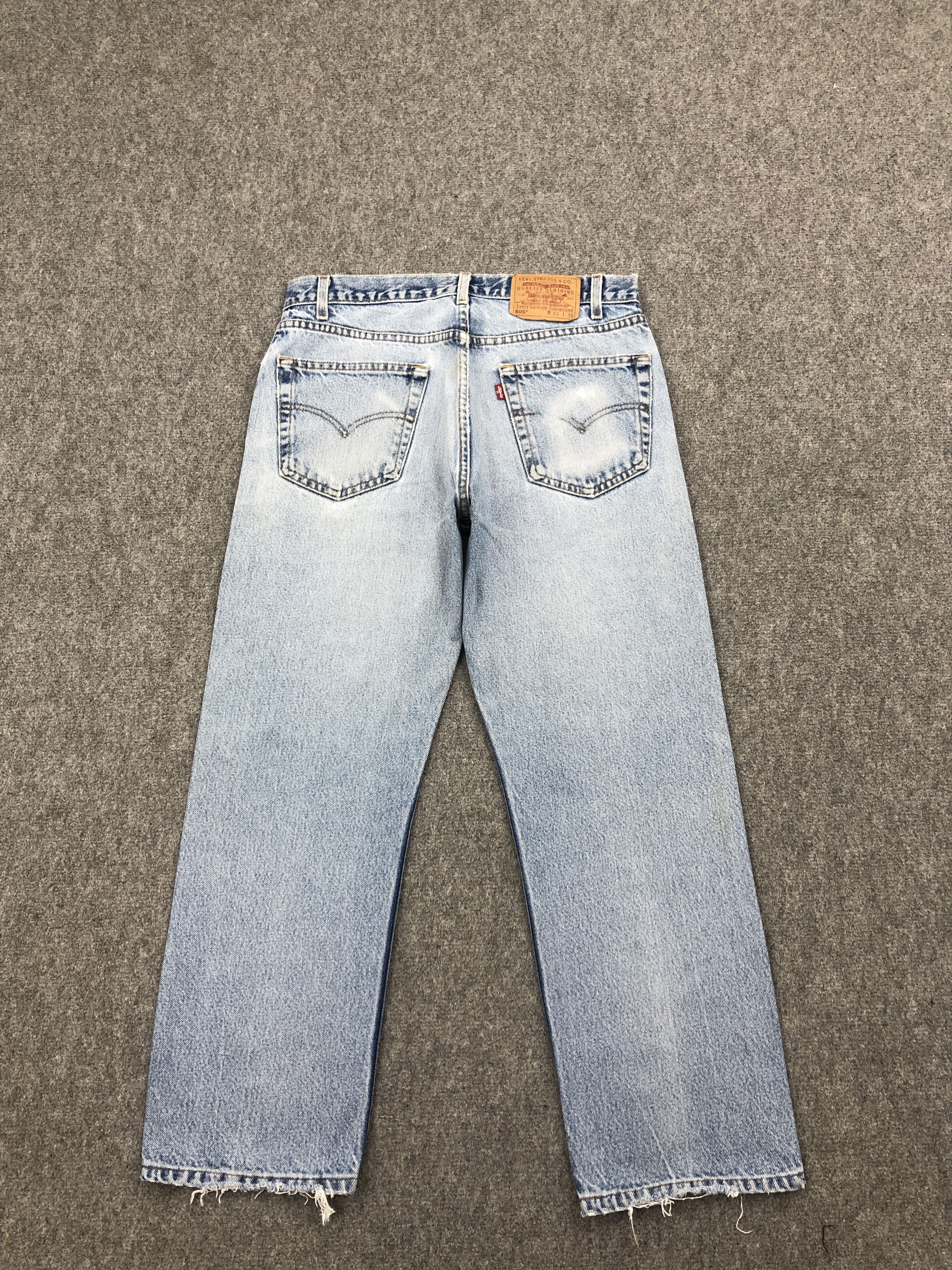 Levi's × Vintage Distressed Vintage 90s Levi's 505 Light Blue Washed Jeans Size US 32 / EU 48 - 3 Thumbnail