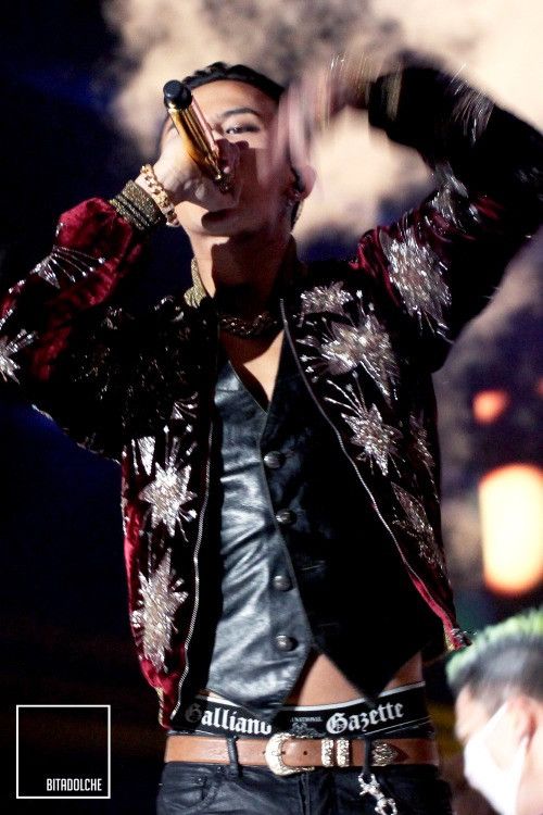 Saint Laurent Paris *RARE* Saint Laurent Paris SS15 Star Velvet Jacket Size US XS / EU 42 / 0 - 2 Thumbnail