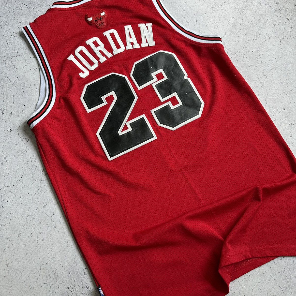 Vintage Nike Chicago Bulls Jordan #23 NBA Jersey