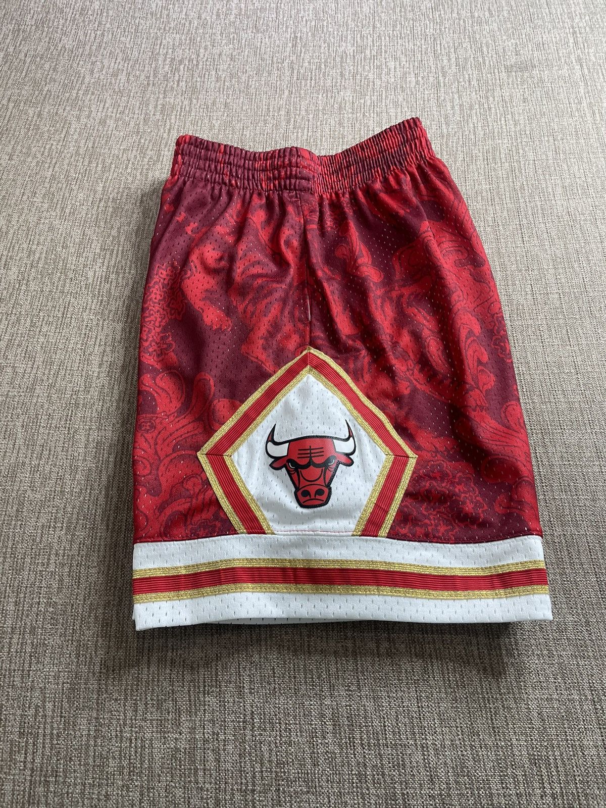 Mitchell & Ness Chicago Bulls Mitchell & Ness Hardwood Classics Lunar Year Size US 36 / EU 52 - 2 Thumbnail