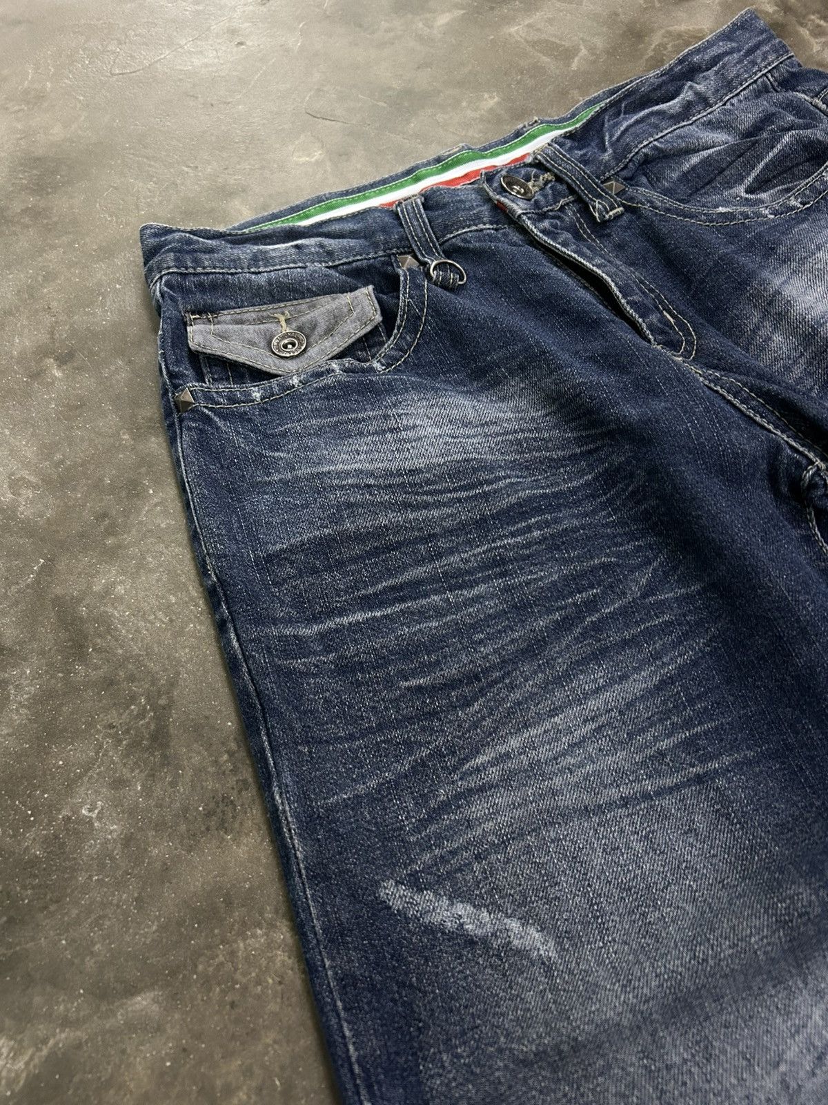 GOSTAR DE FUGA Nylaus Y2K Distressed Baggy Studded Heavy Washed Whisker Size US 30 / EU 46 - 8 Thumbnail