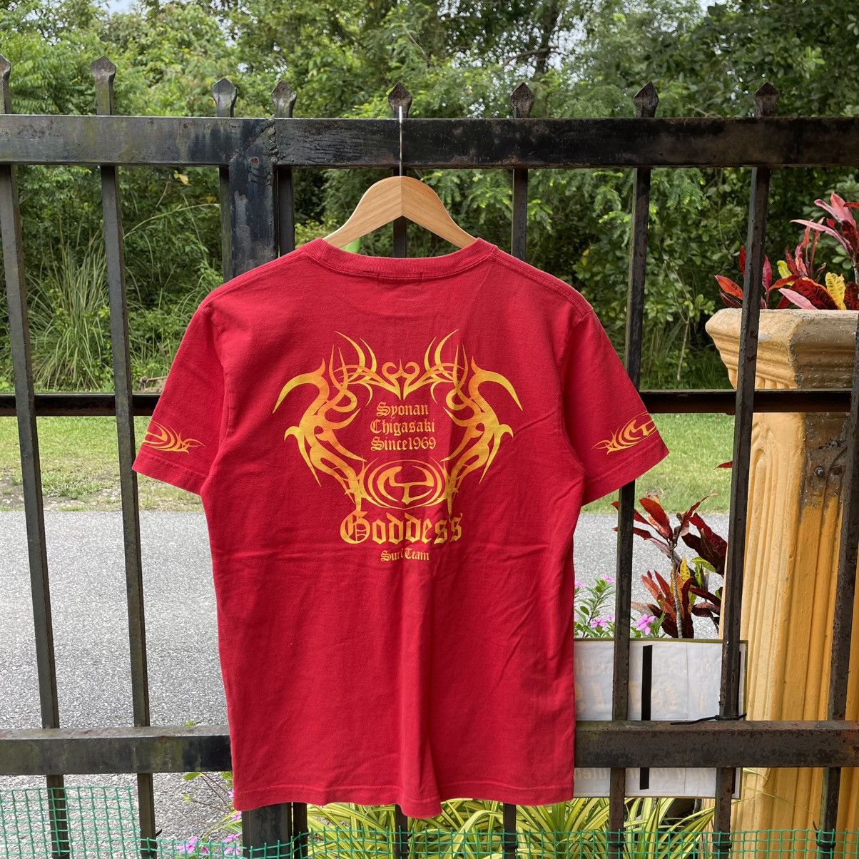 Vintage 🔥Vintage 00s Team Goddess Surf Team Surf Skate Wear Tee Size US M / EU 48-50 / 2 - 1 Thumbnail