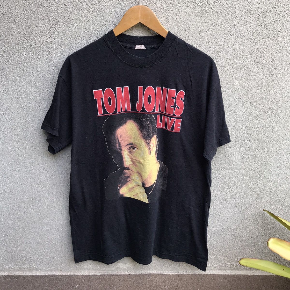 Band Tees Vintage 90s TOM JONES solo tee Size US L / EU 52-54 / 3 - 1 Thumbnail