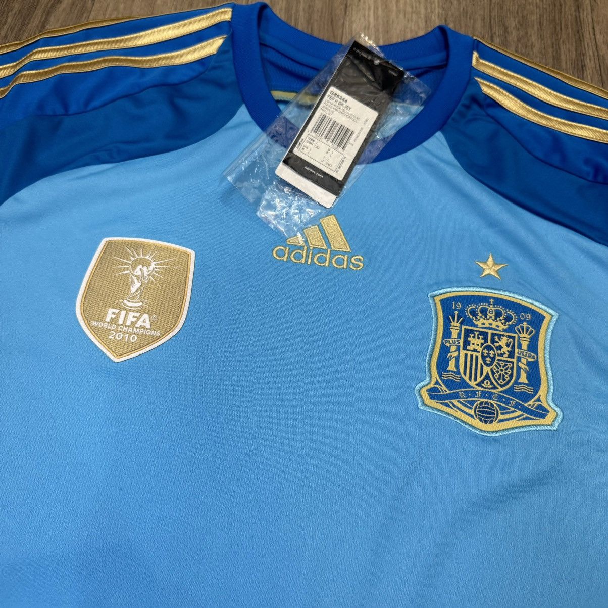Adidas Spain 14/15 goalkeeper gk shirt (bnwt) Size US L / EU 52-54 / 3 - 3 Thumbnail