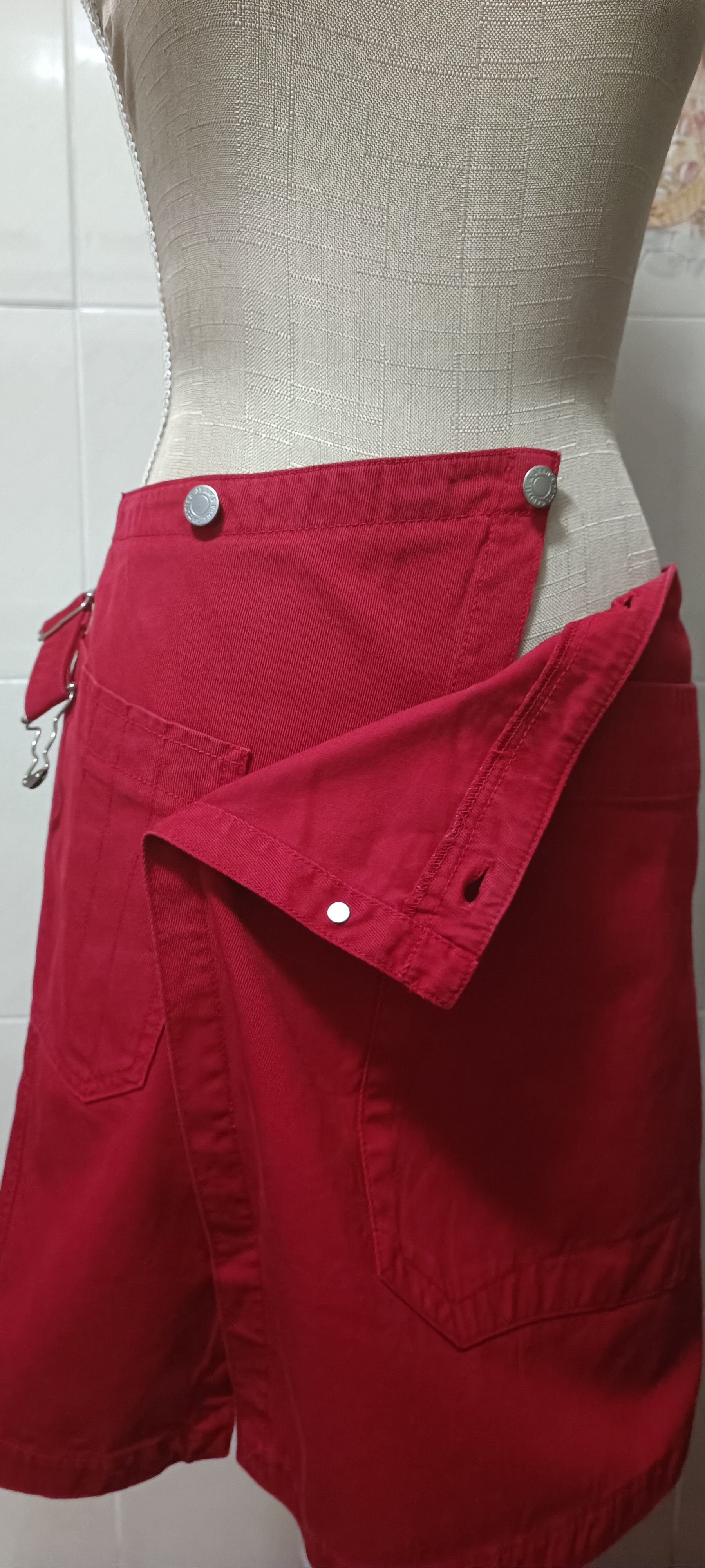 Jean Paul Gaultier 2000's - Asymmetric mini skirt in red denim Size 27" / US 4 / IT 40 - 4 Thumbnail