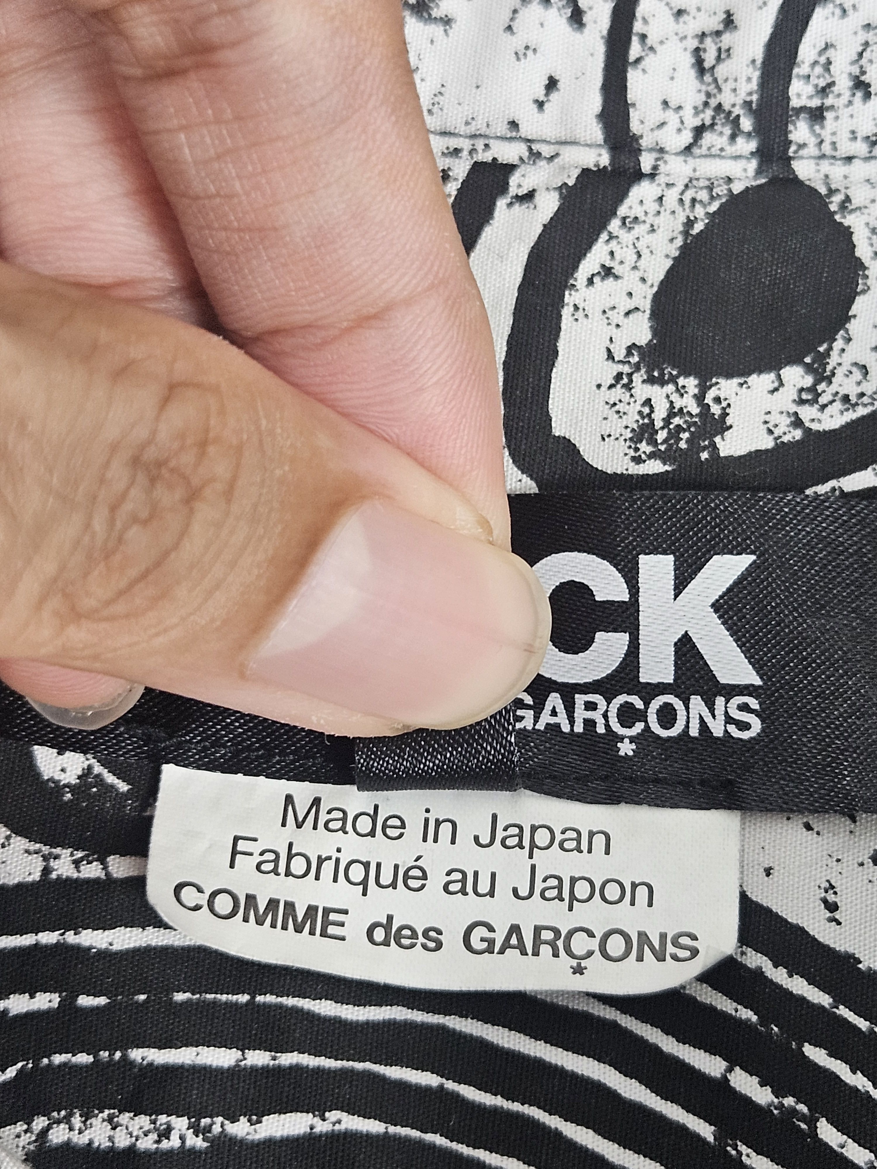 Comme des Garcons AW18 Comme des Garcons CDG Black Button Up Size US S / EU 44-46 / 1 - 5 Thumbnail
