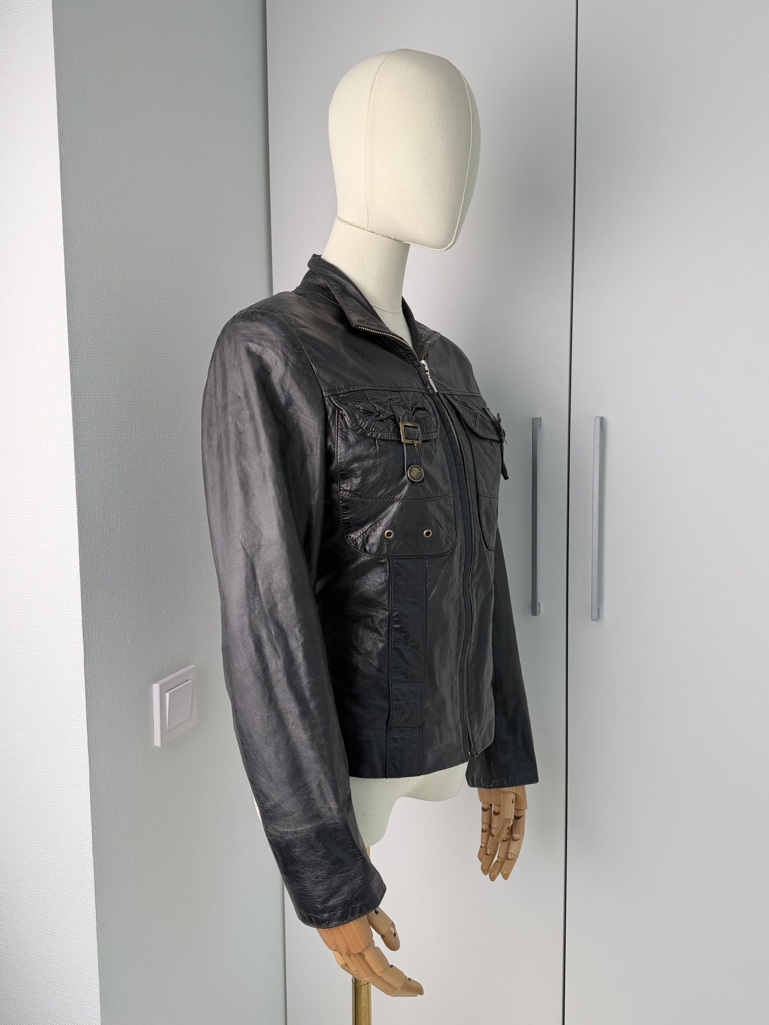 Vintage Vintage Leather Jacket Women's Fitted Zip Up Biker Style Size XS / US 0-2 / IT 36-38 - 2 Thumbnail
