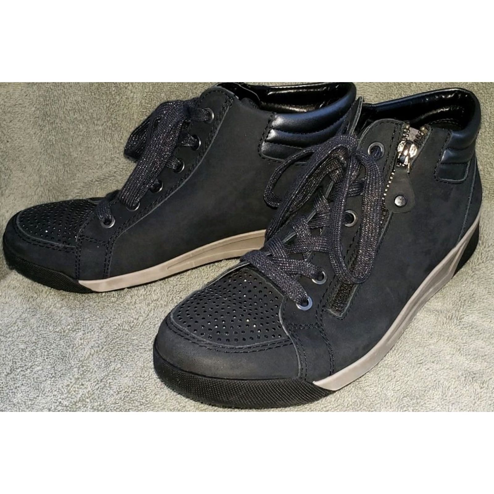 Vintage Medicus Dora Women's High Top Sneaker Black 5.5M Beaded Toe Zipper Leather Suede Knit Lace & Zipper Shoes Size S / US 4 / IT 40 - 4 Thumbnail