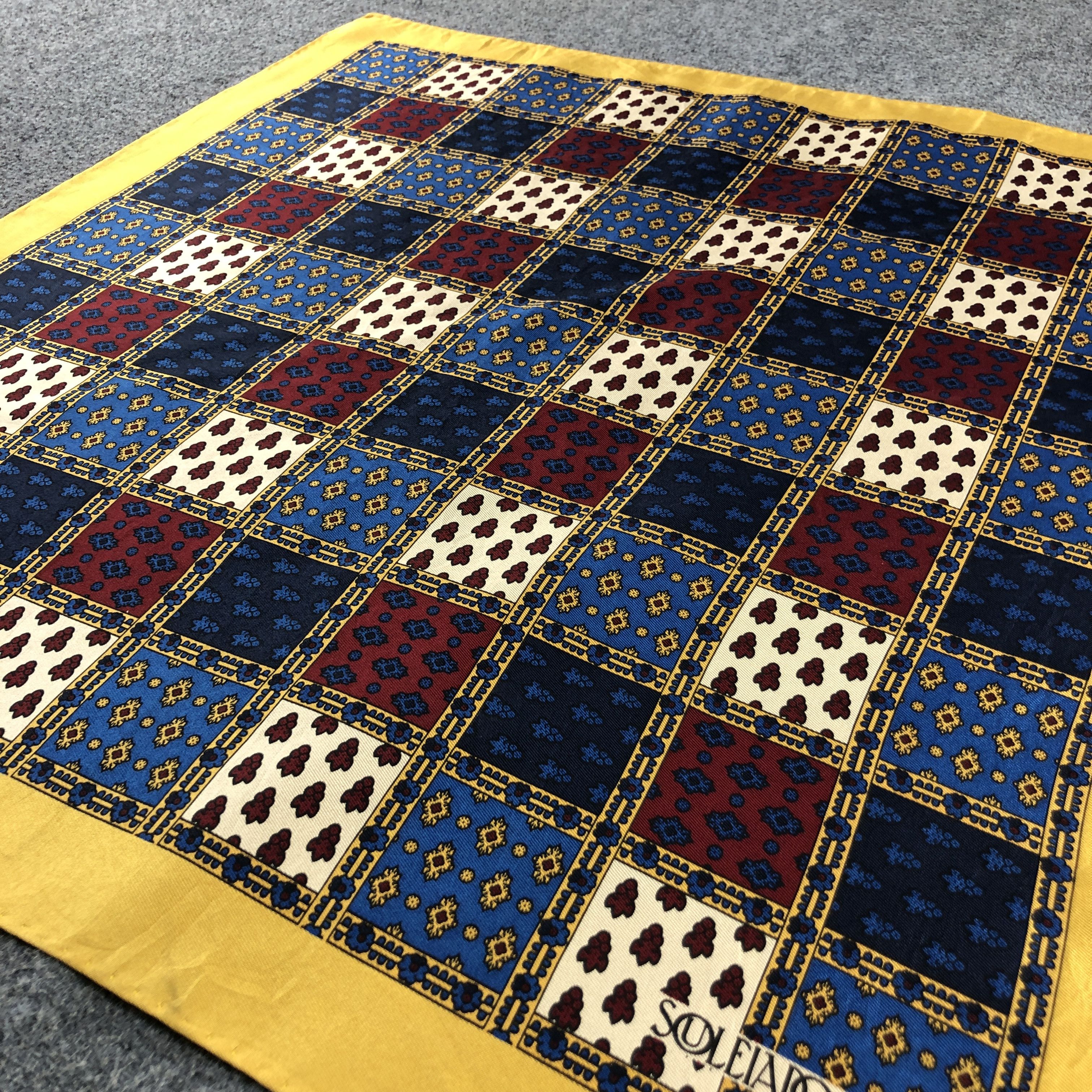 Vintage Souleiado Silk Handkerchief Neckerchief Bandana H2755 Size ONE SIZE - 3 Thumbnail