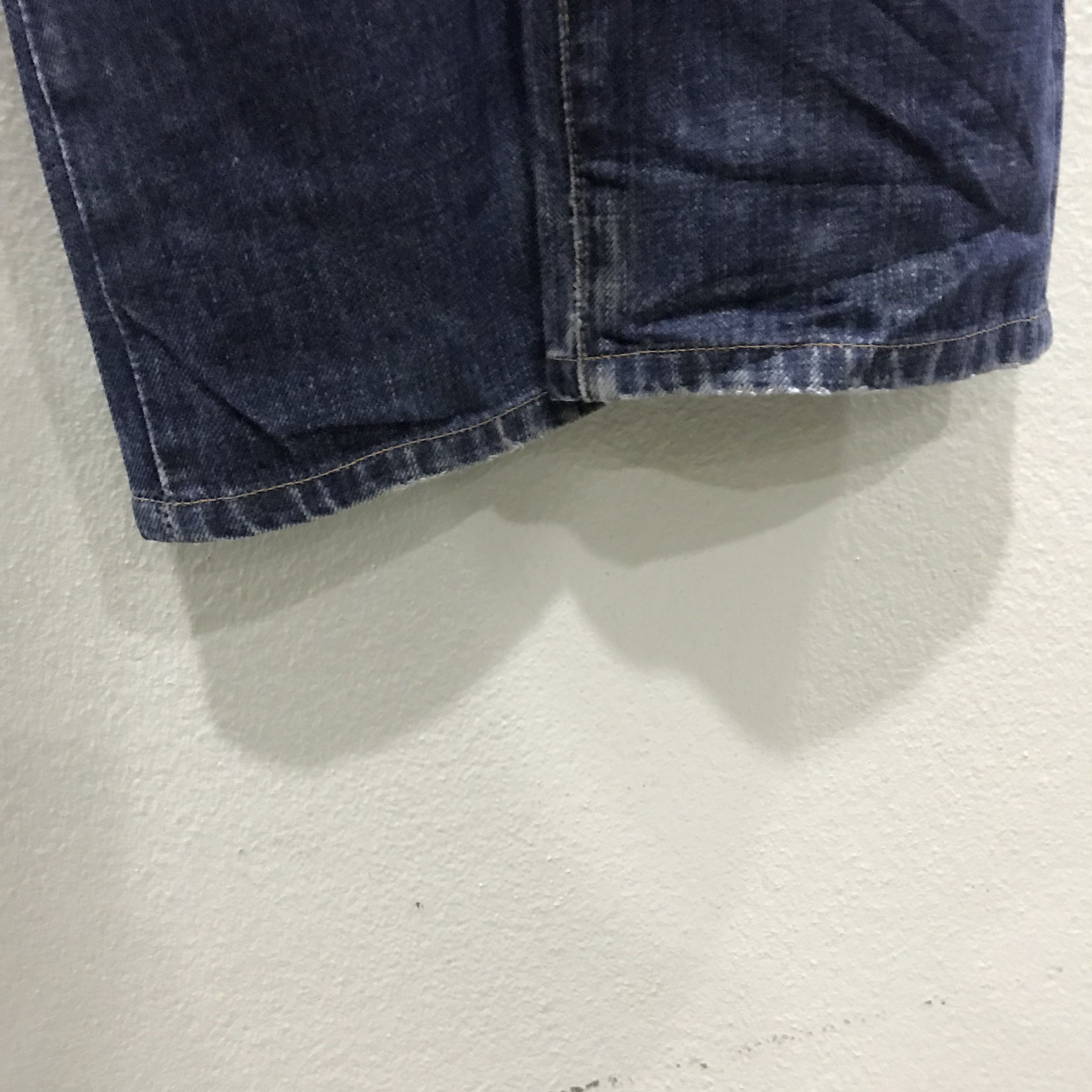 Levi's Vintage Levi’s 505 Dark Wash Distressed Straight Leg Jeans Size US 30 / EU 46 - 7 Thumbnail