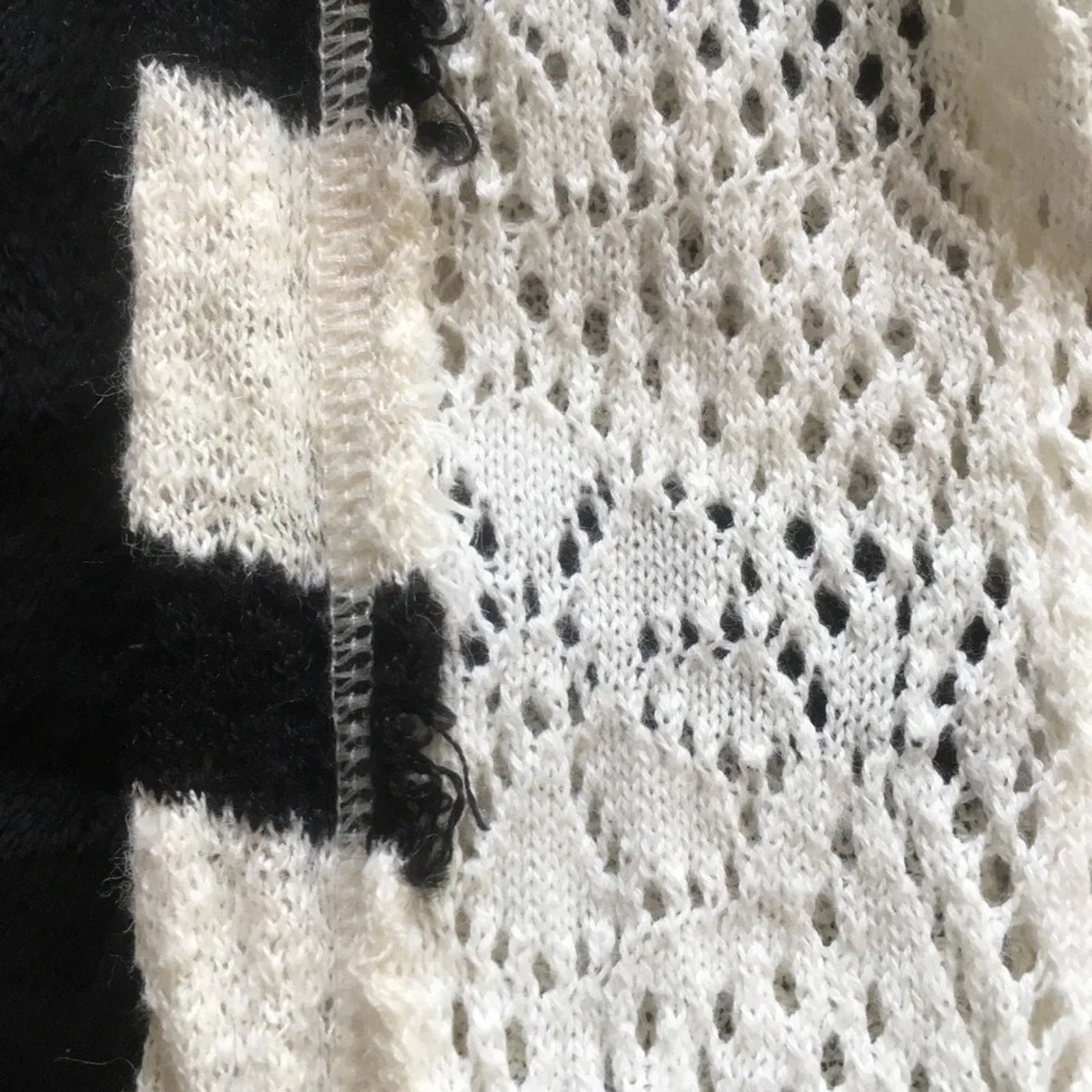 Free People We The Free black/white sweater, lace inserts, size med Size M / US 6-8 / IT 42-44 - 5 Thumbnail