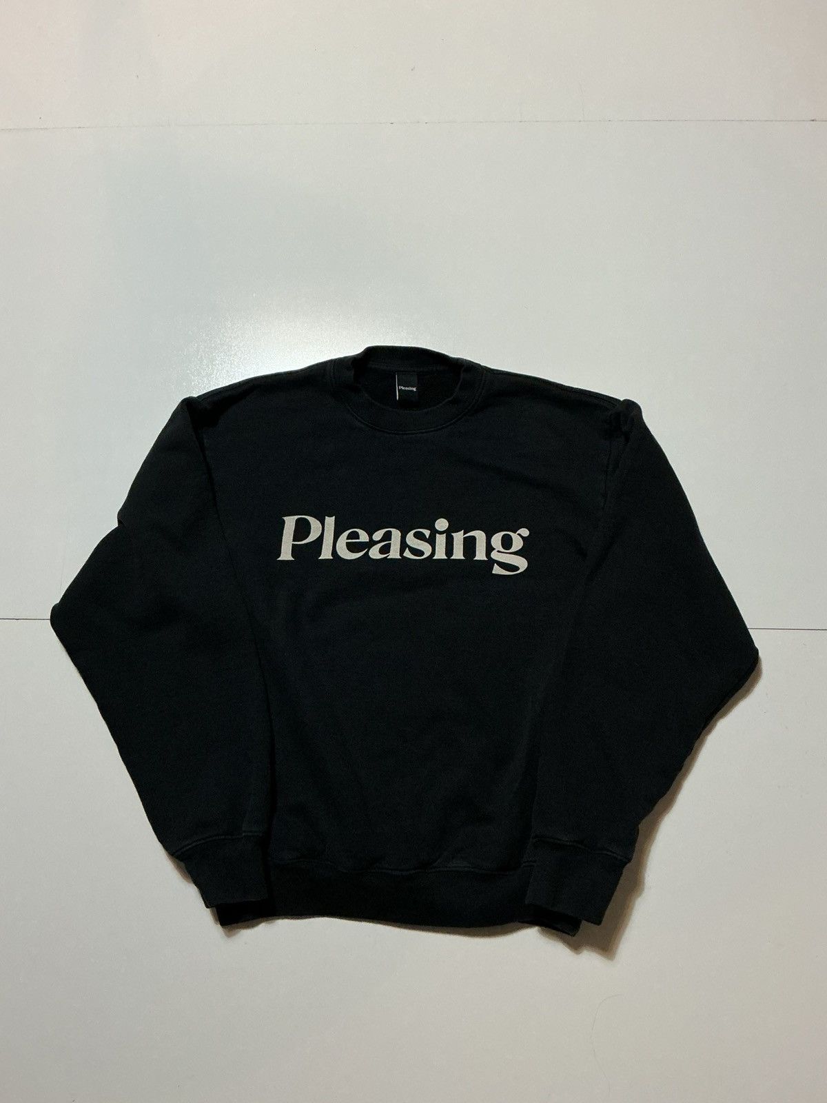 Other Harry Styles Pleasing Black Official Pullover Sweatshirt Size US S / EU 44-46 / 1 - 1 Thumbnail