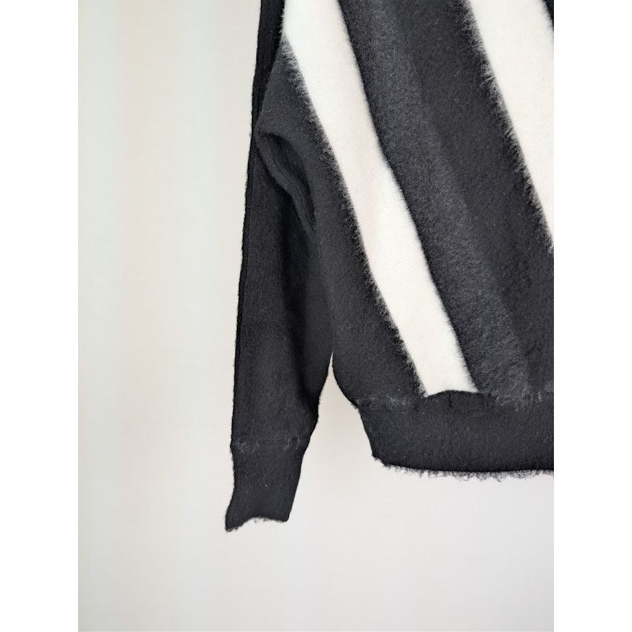 Saint Laurent Paris o1rshd1 555 / Laine Chevron Pull Knitwear in Naturel / Noir Size US M / EU 48-50 / 2 - 13 Thumbnail