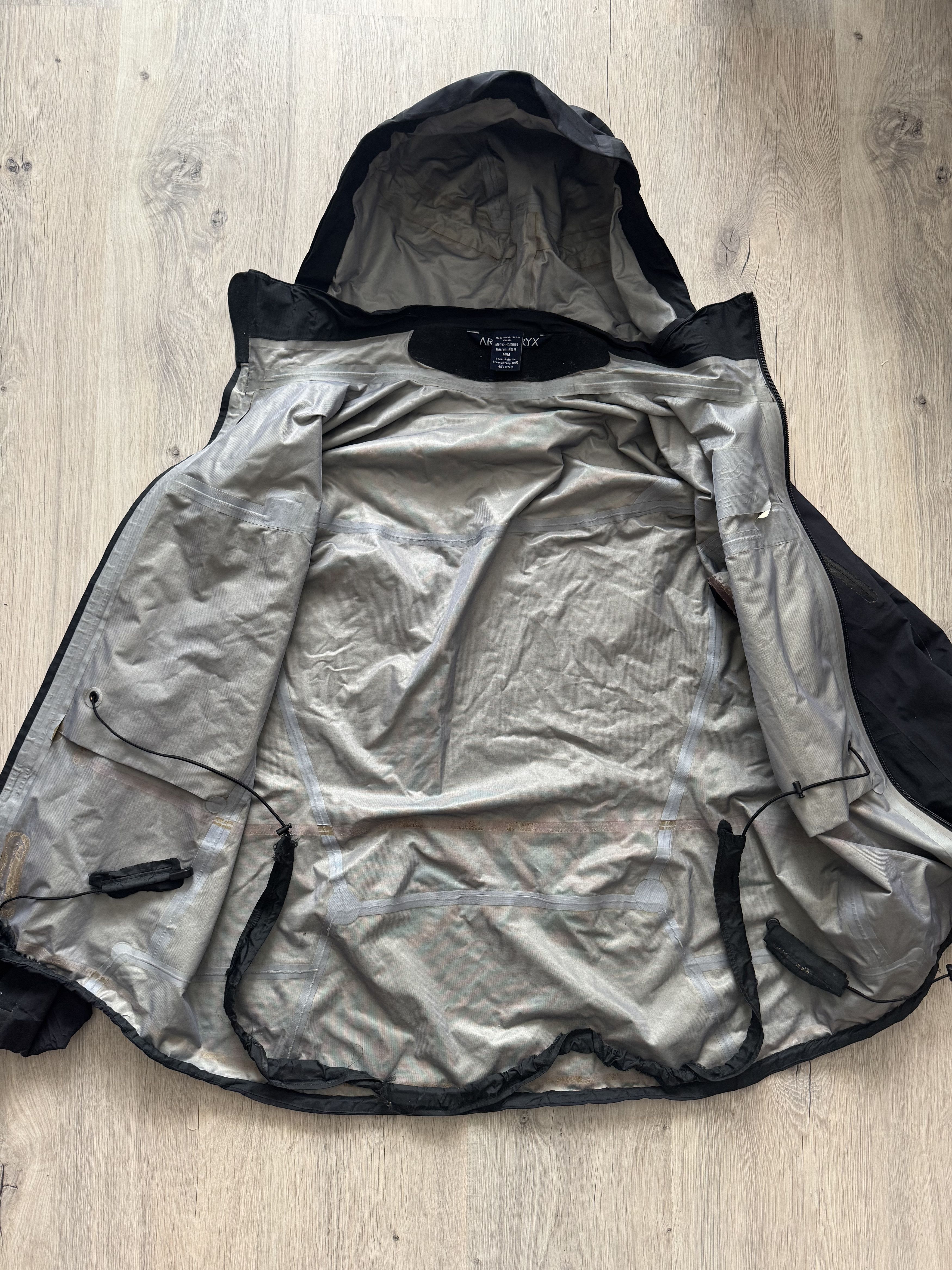 Arc'teryx Arc'teryx Theta AR Black Sangria Gore-Tex XCR Jacket Vintage Size US M / EU 48-50 / 2 - 6 Thumbnail