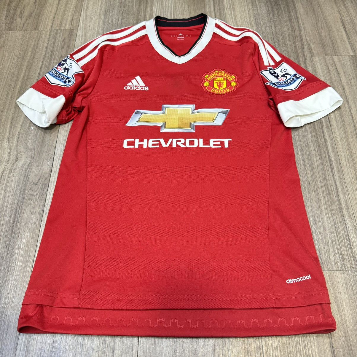 Manchester United 15/16 home shirt #14 Chicharito