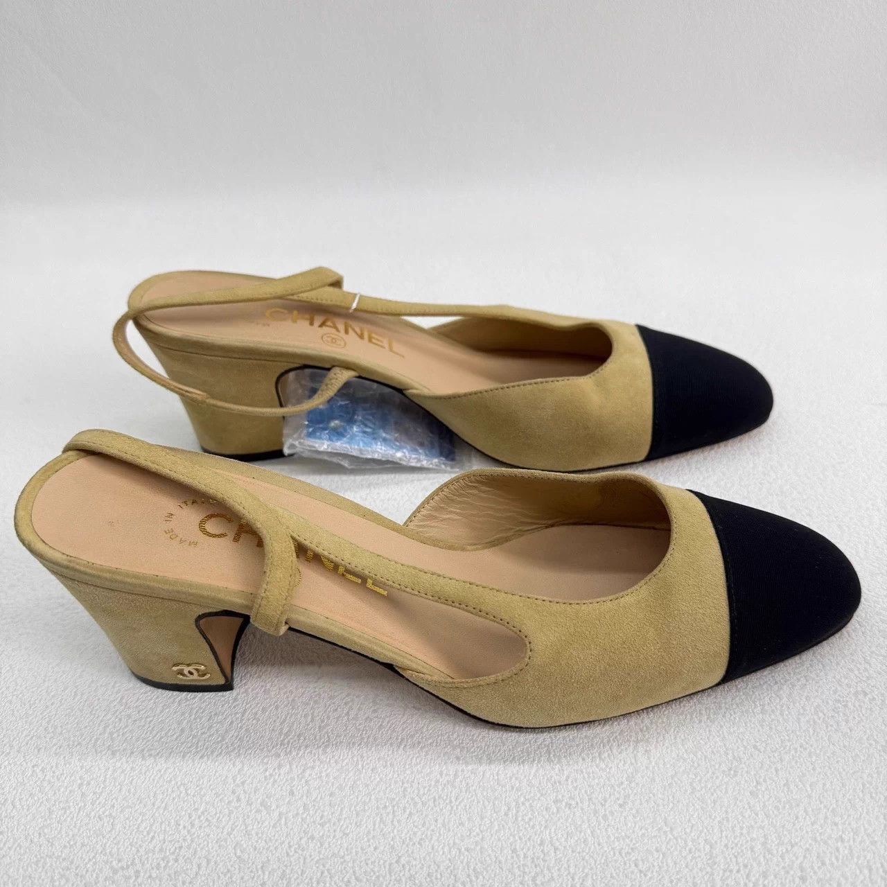 Chanel Chanel Beige Suede Slingback Heels 37.5 Size US 7.5 / IT 37.5 - 5 Thumbnail