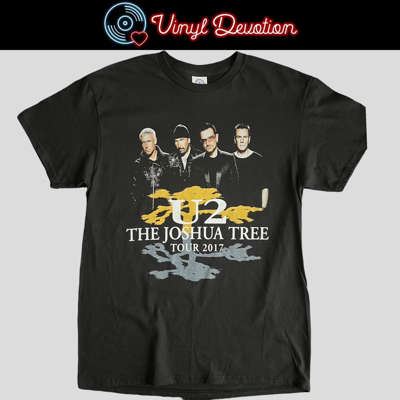 Delta U2 - The Joshua Tree Tour 2017 Black T-Shirt Size Medium Size US M / EU 48-50 / 2 - 1 Thumbnail