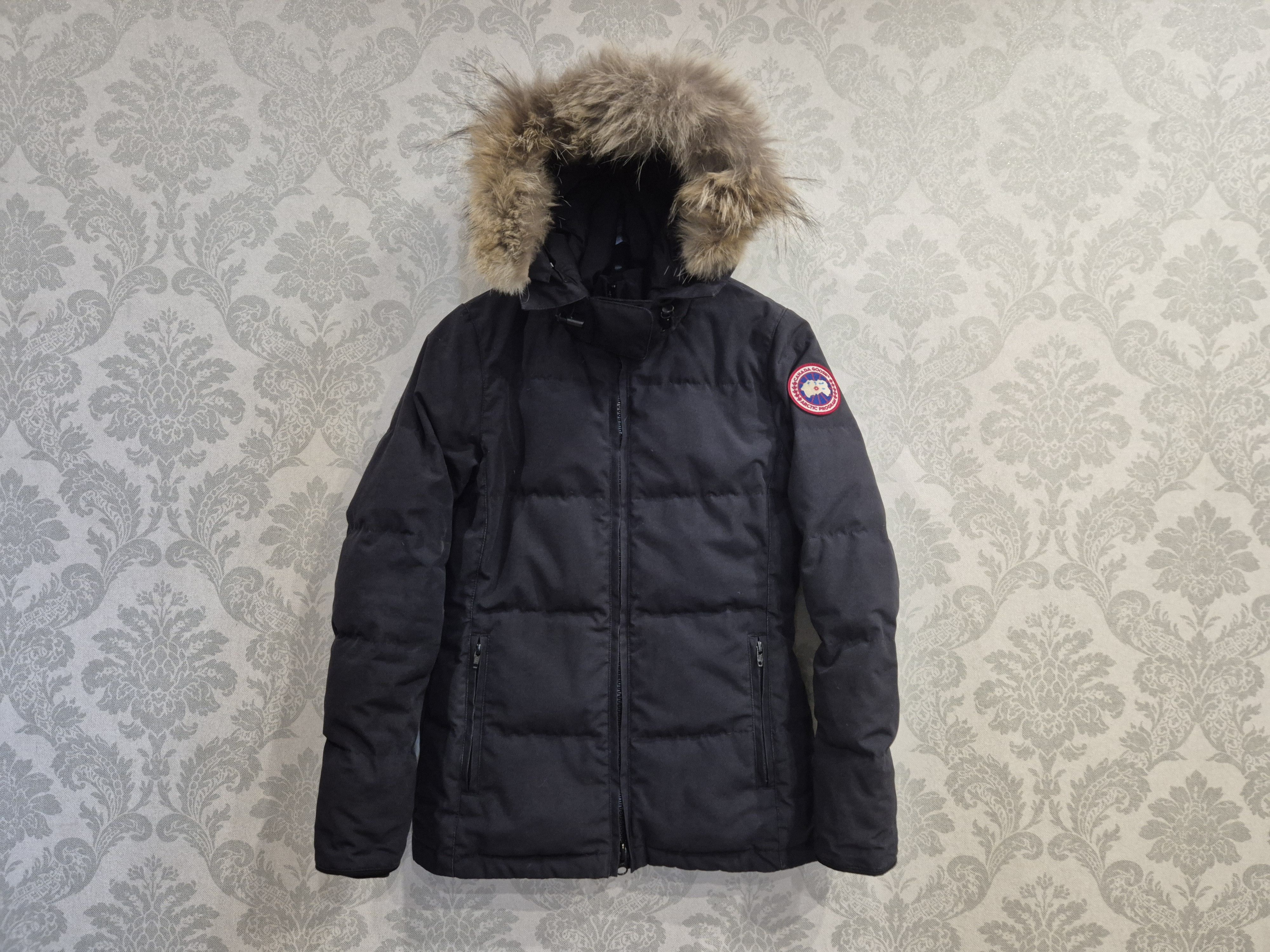 Canada Goose Canada Goose Womens Parka Jacket Navy Fur Hood XS 3804L Size XS / US 0-2 / IT 36-38 - 1 Thumbnail