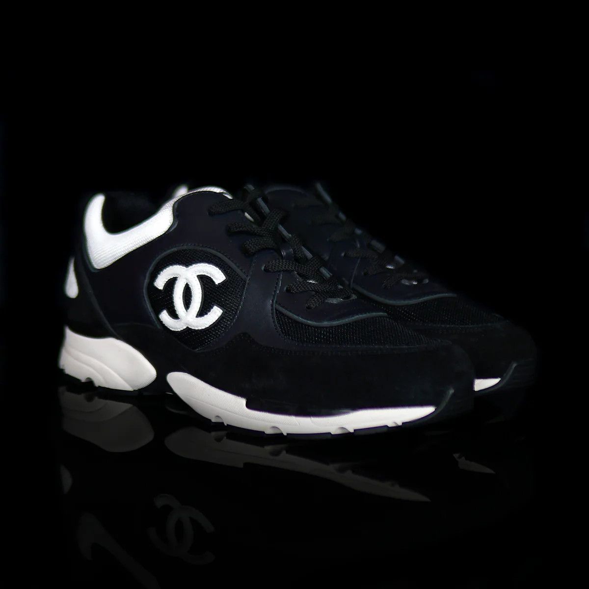 Chanel Chanel CC Sneakers Size US 11.5 / EU 44-45 - 2 Thumbnail