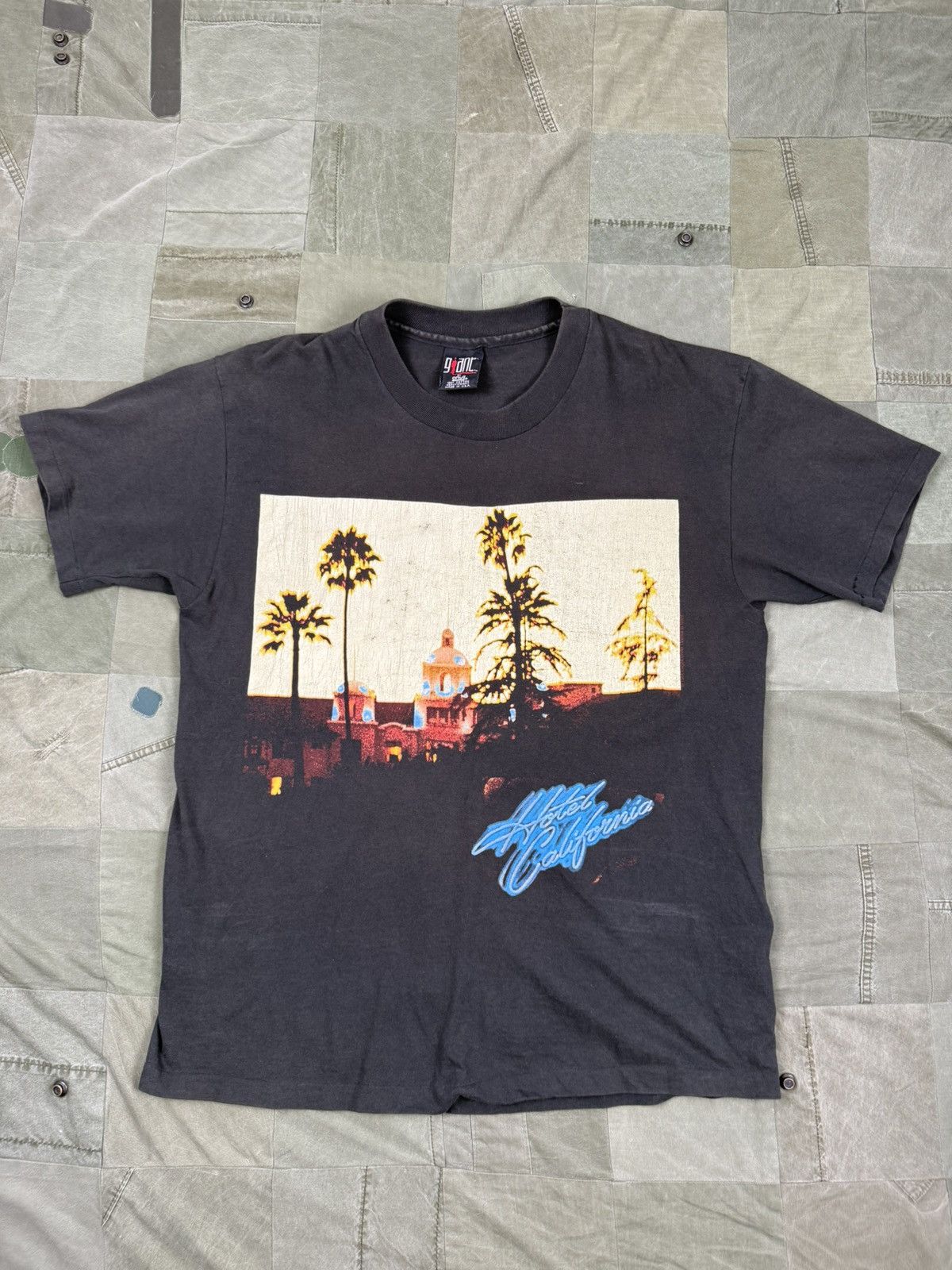 Band Tees × Vintage 1994 Eagles “Hotel California” Size US XL / EU 56 / 4 - 1 Thumbnail