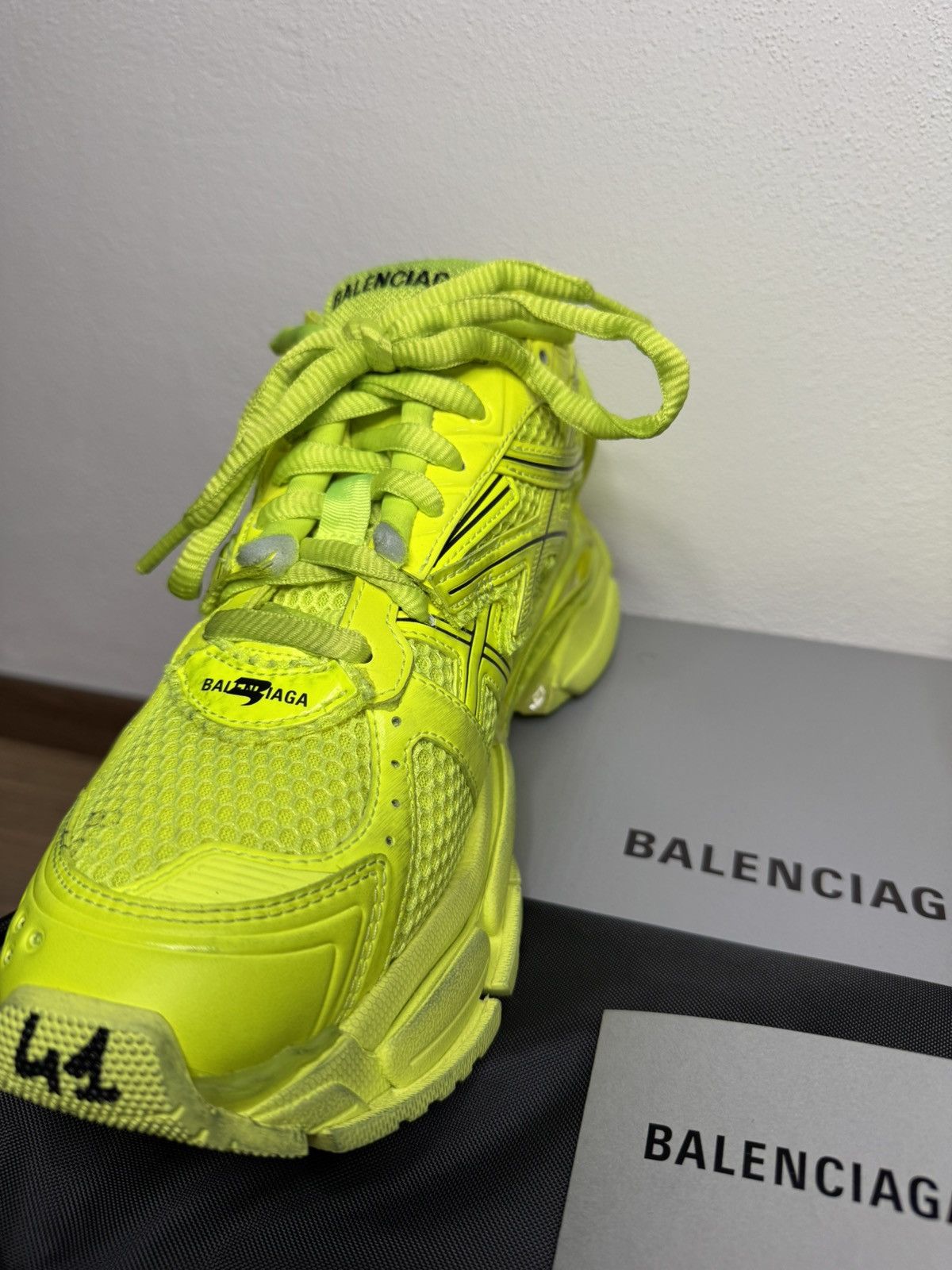 Balenciaga Balenciaga runner (FLUO) Size US 8 / EU 41 - 16 Thumbnail
