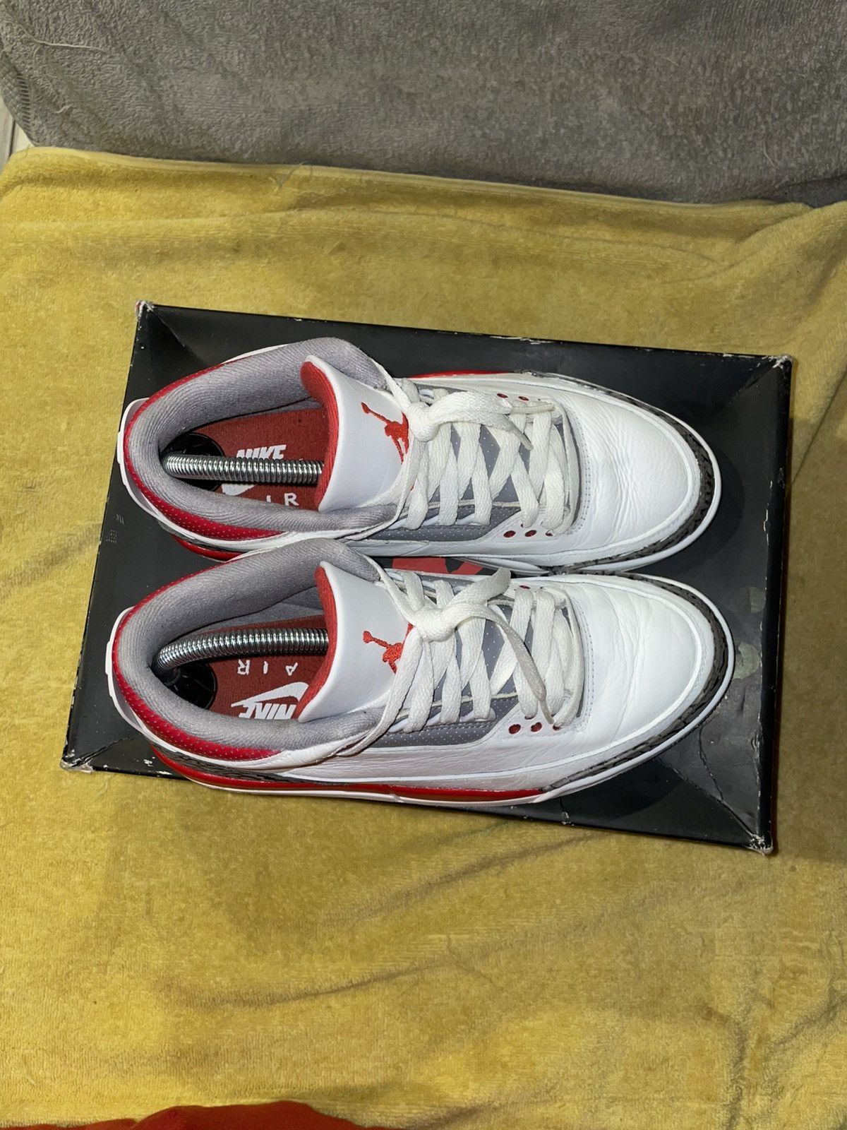 Jordan Brand Jordan 3 Fire Red Size US 7.5 / EU 40-41 - 3 Thumbnail