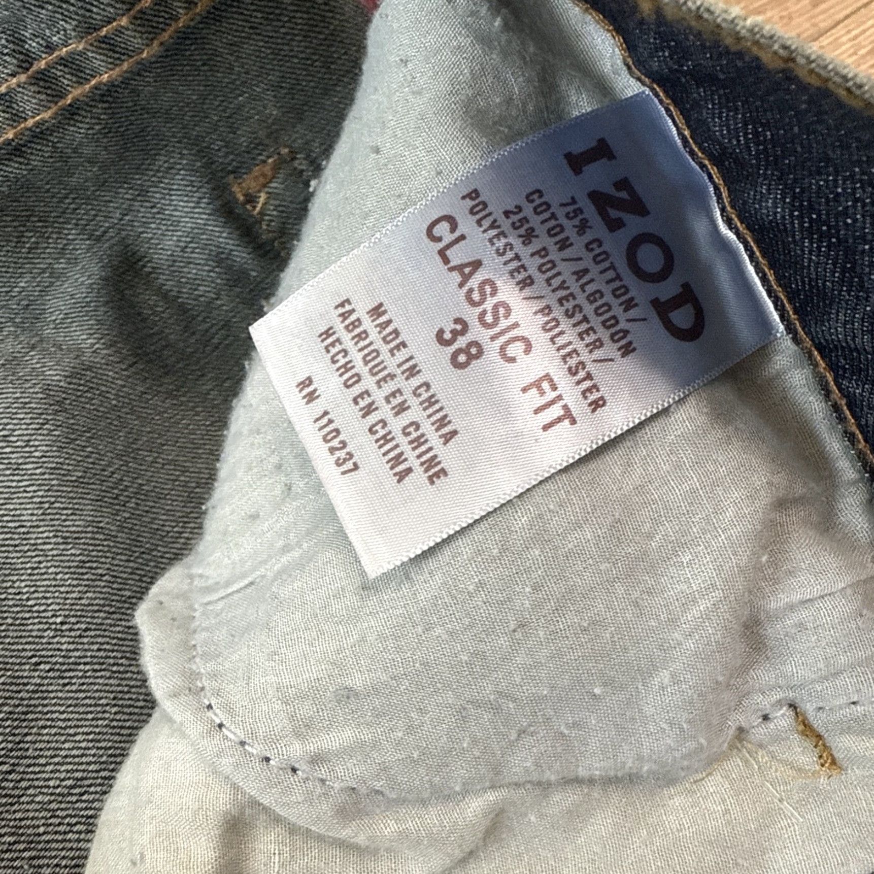 Izod VINTAGE Izod Men's Bermuda Shorts Size 38 Blue Denim Classic Fit 10-Inch Inseam Size US 38 / EU 54 - 2 Thumbnail